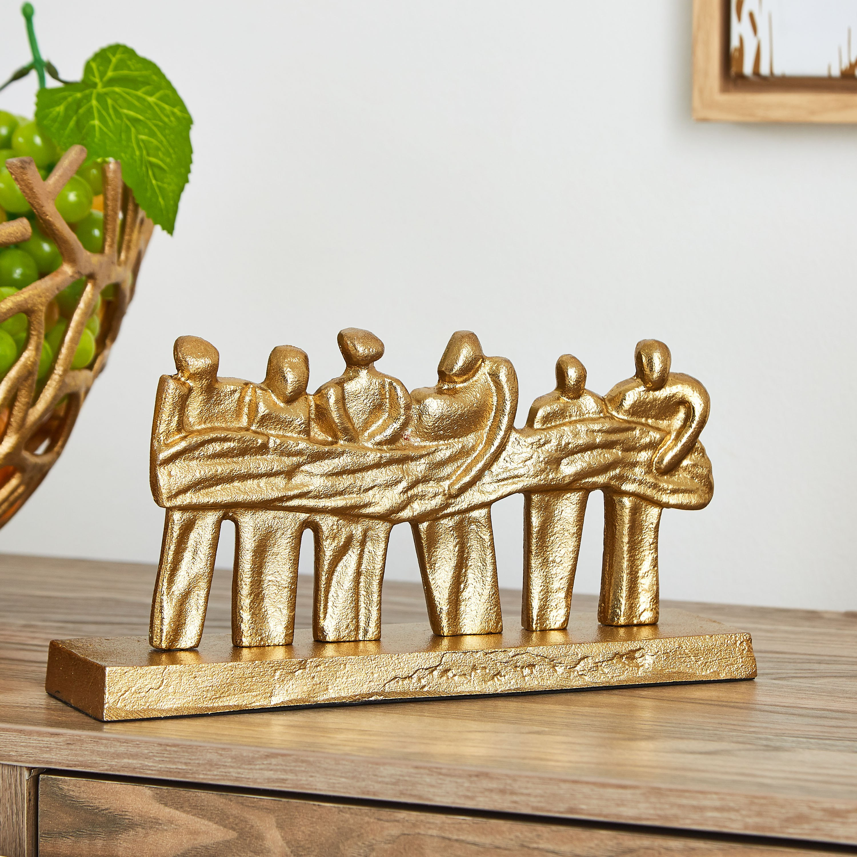 تمثال معدني رجل مع سجل من تريفيا-hbxhomeware-homedecor-figurinesandornaments-image-2