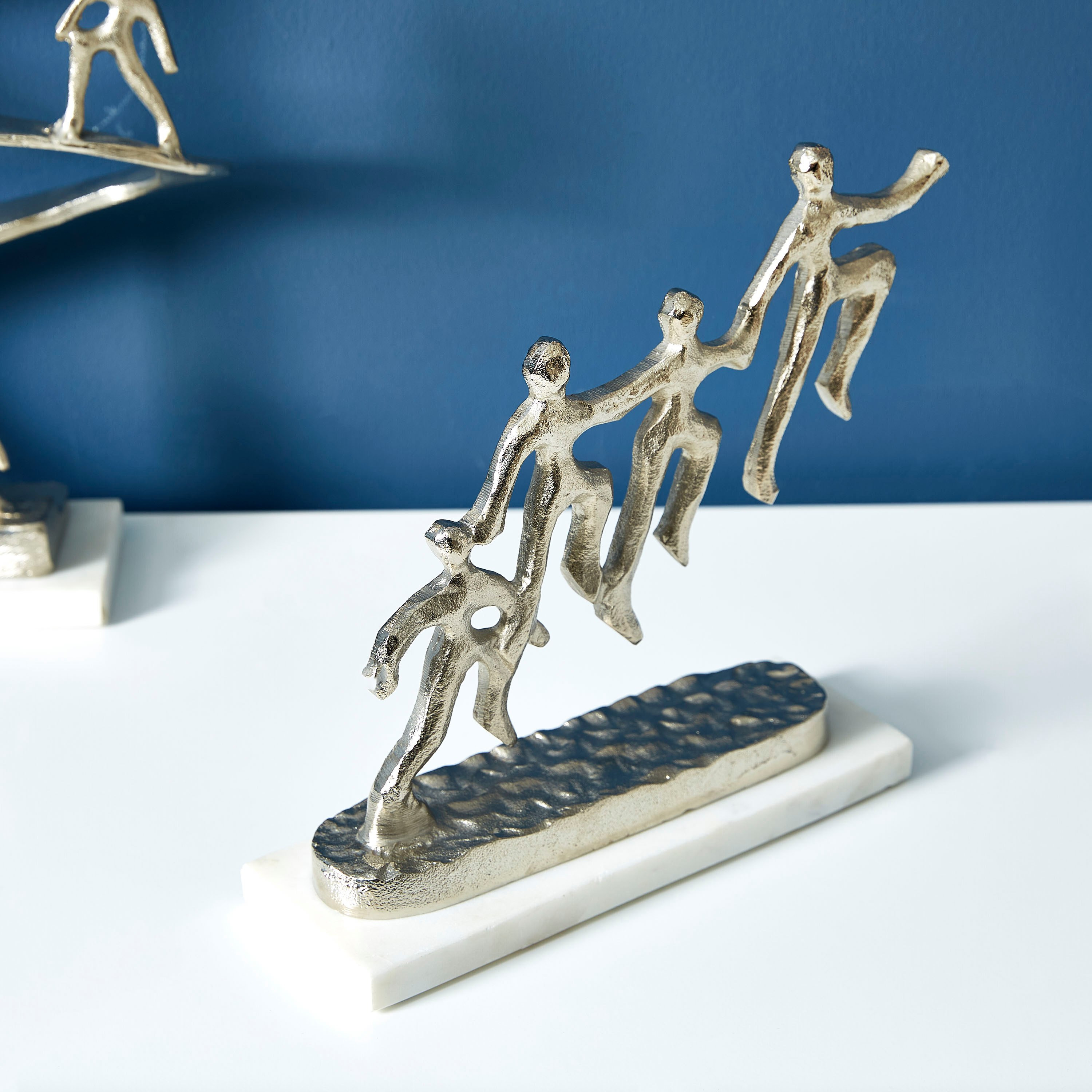 تمثال ديكور معدني ليتس فلاي توجذر من تريفيا-hbxhomeware-homedecor-figurinesandornaments-image-2