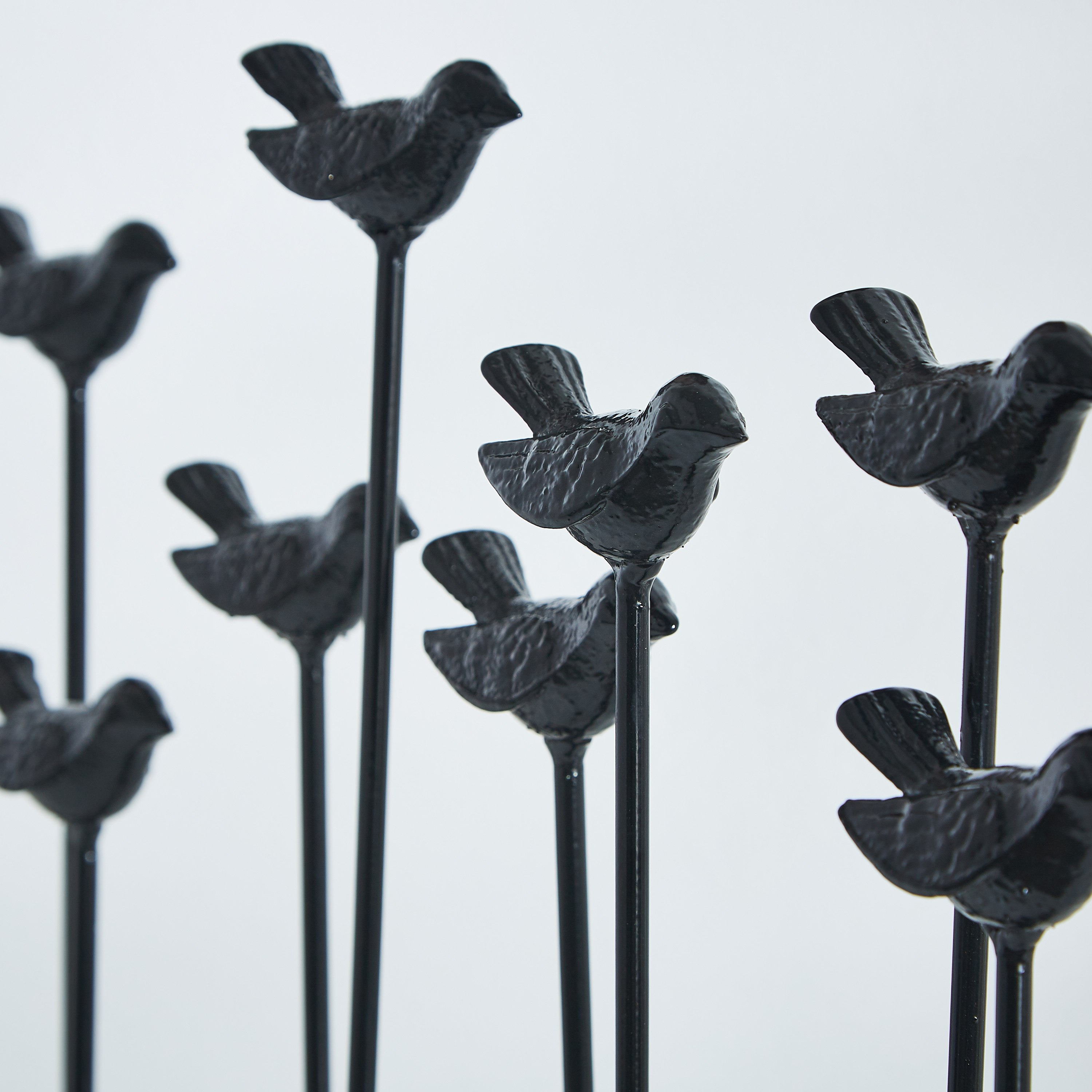 تمثال معدني مزيّن على شكل طيور على حامل - لاتين-hbxhomeware-homedecor-figurinesandornaments-image-3
