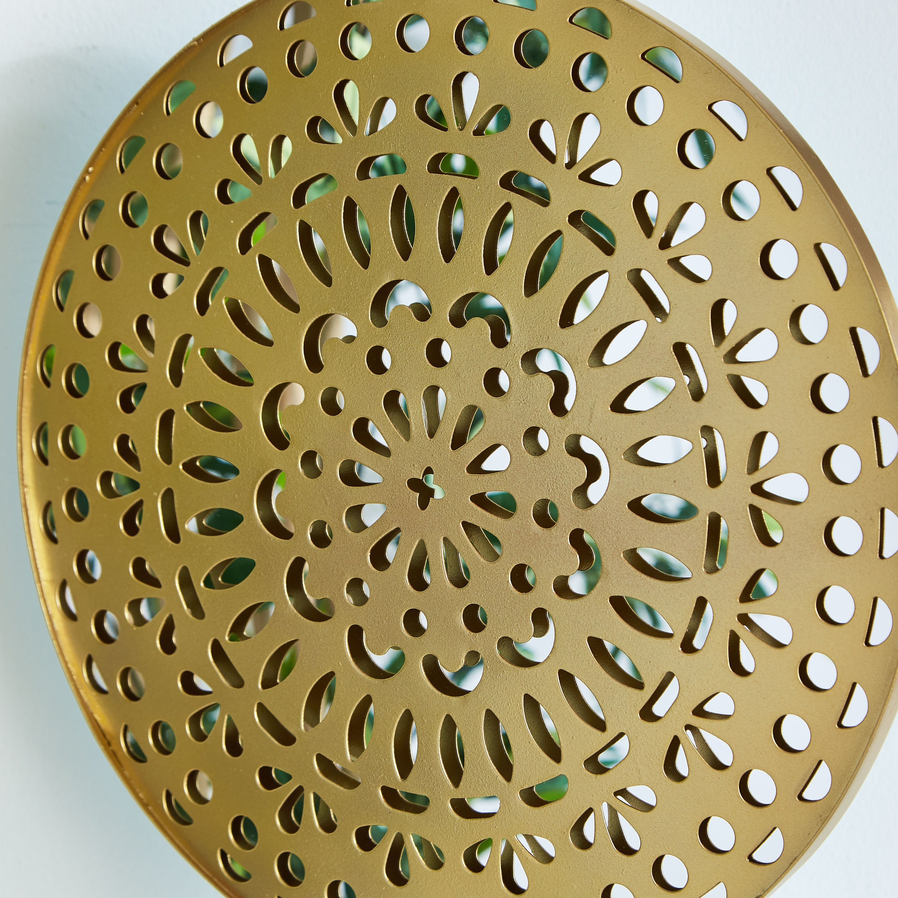 قطعة ديكور معدنية دائرية من لاتين-hbxhomeware-homedecor-figurinesandornaments-image-3