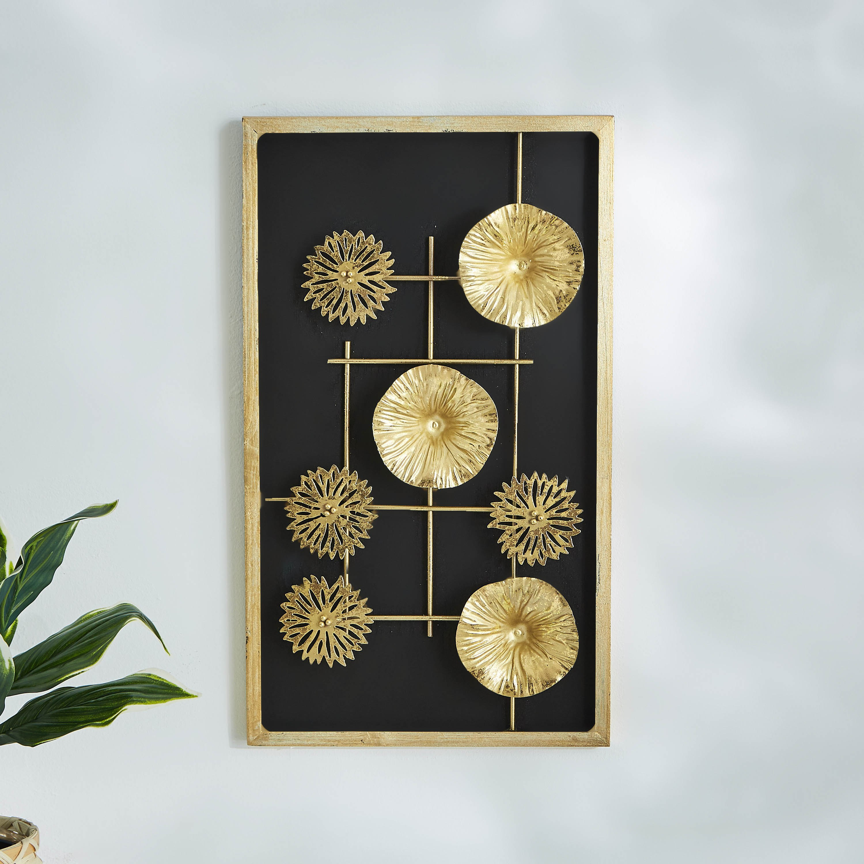 زينة حائط بأزهار معدنيّة تجريديّة من لاتن-hbxdiningroom-walldecor-wallart-image-1