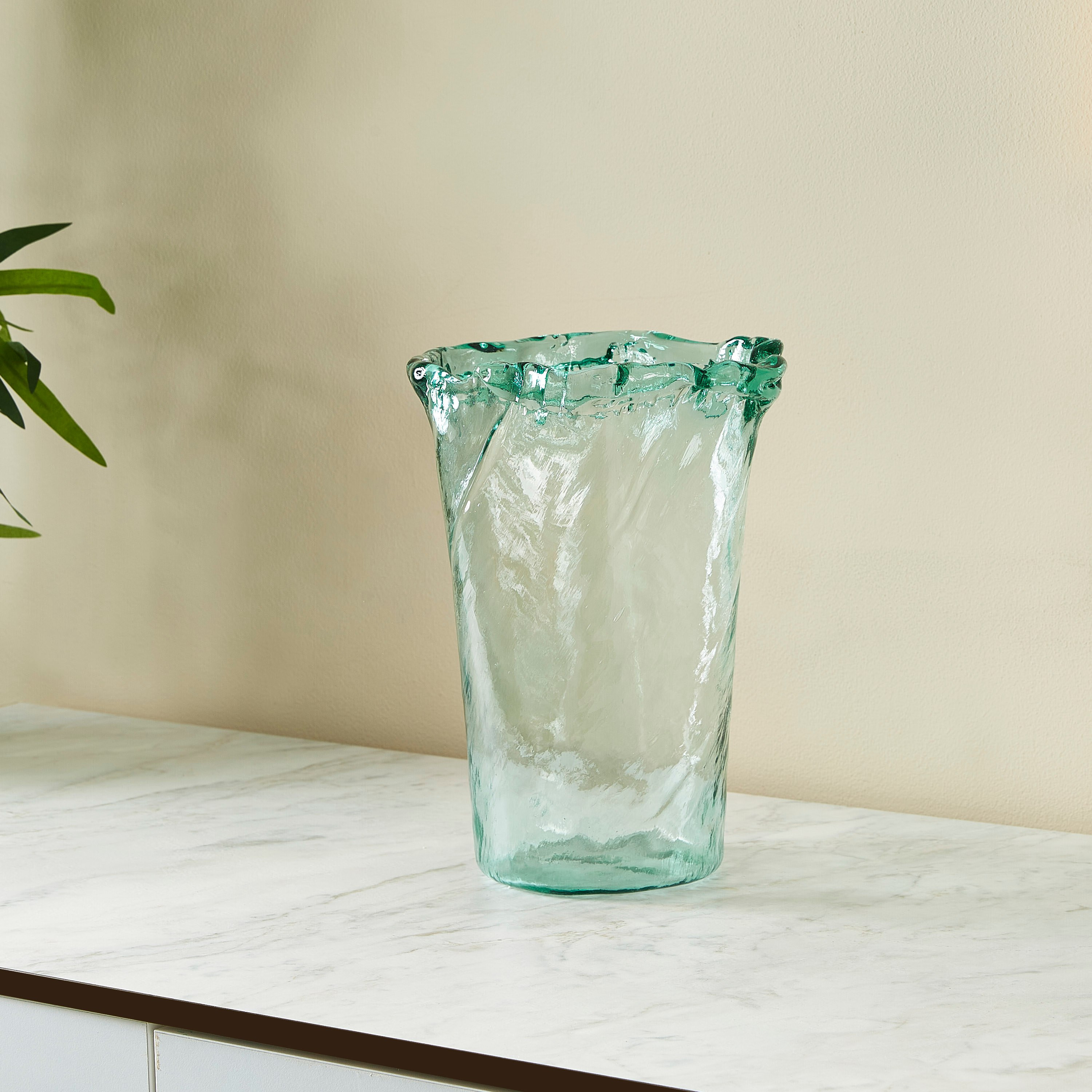 مزهرية زجاجية معاد تدويرها بانويلو من فيردنت-hbxbedroom-decorandaccessories-vases-image-2