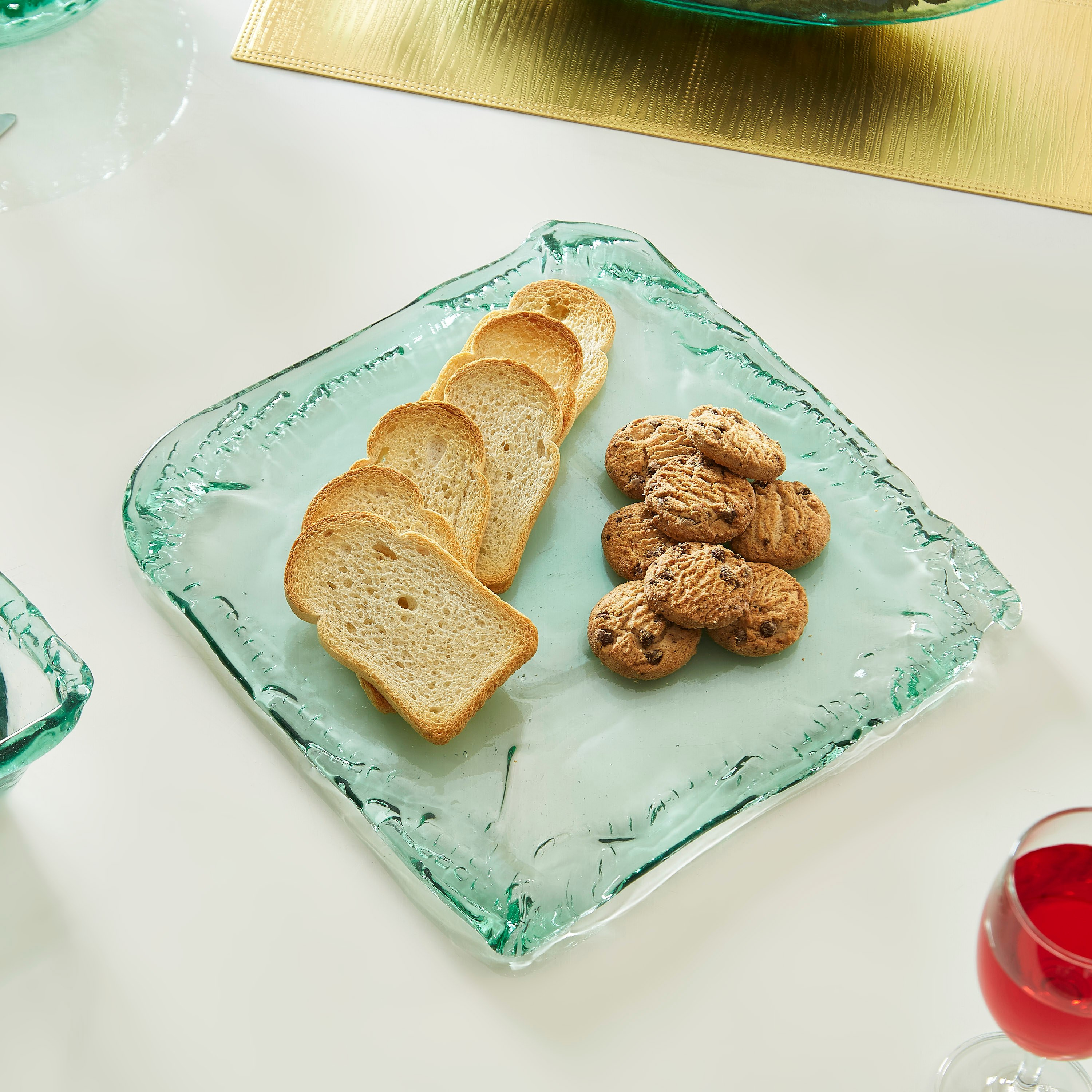 صحن تقديم مربع زجاجي معاد تدويره من فيردنت - 30x30 سم-hbxdecorandfurnishings-tabletop-serveware-image-1
