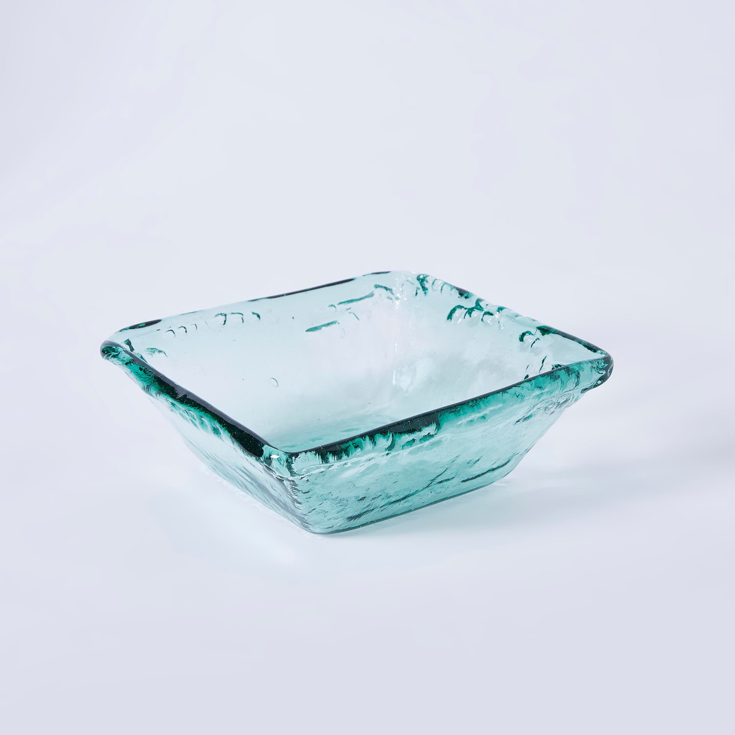 وعاء تقديم زجاجي مربع معاد تدويره من فيردنت - 25x25 سم-hbxdecorandfurnishings-tabletop-serveware-image-5