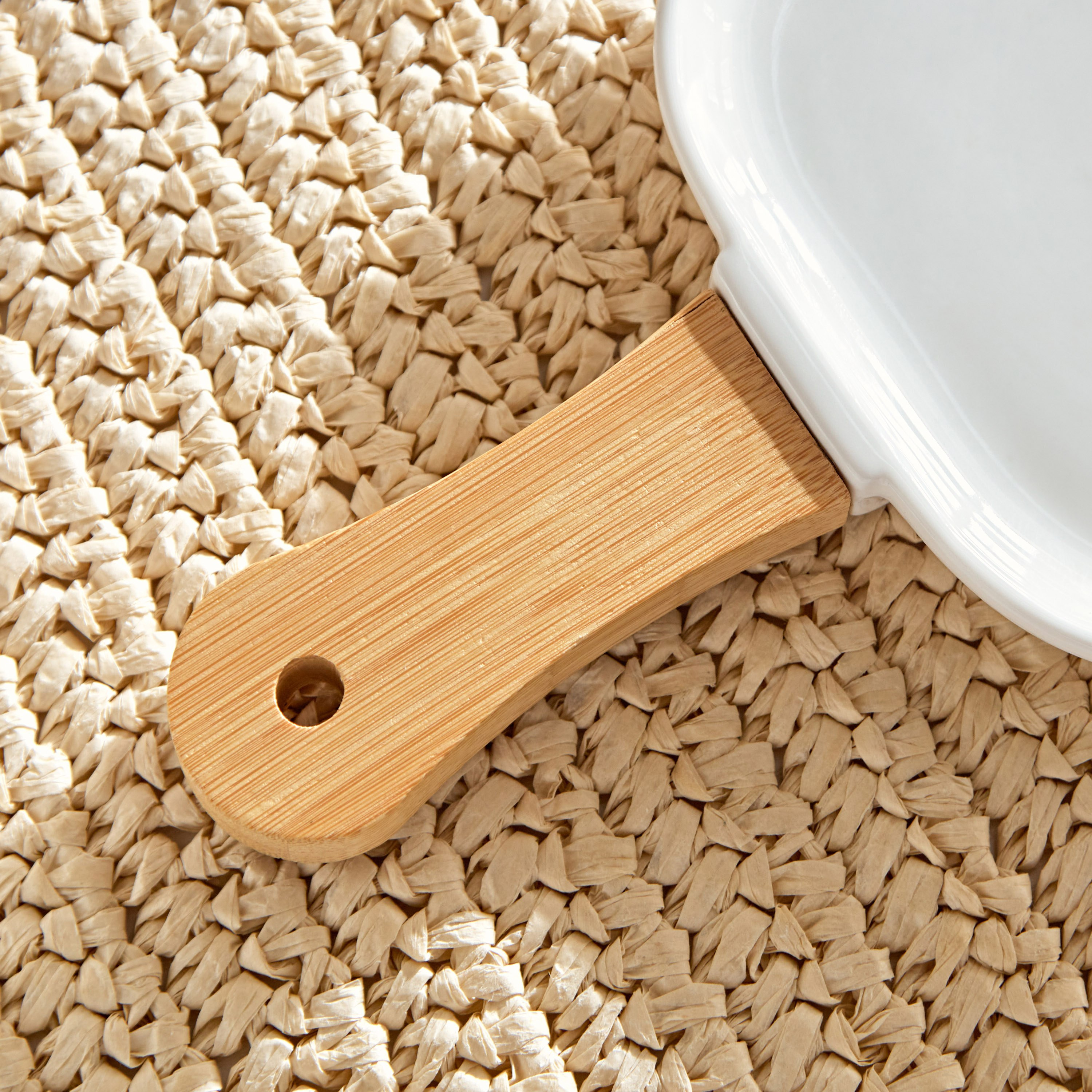 صحن بمقبض من الخيزران من فيست - 25×15 سم-hbxdecorandfurnishings-tabletop-crockery-image-2