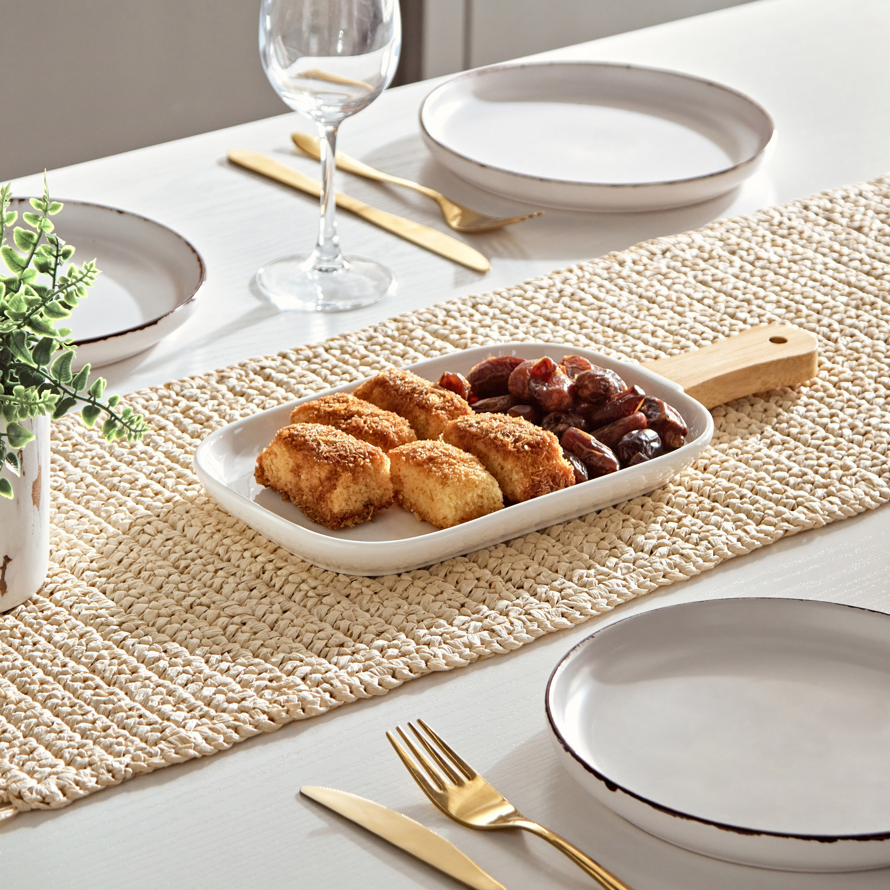 صحن بمقبض من الخيزران من فيست - 25×15 سم-hbxdecorandfurnishings-tabletop-crockery-image-4