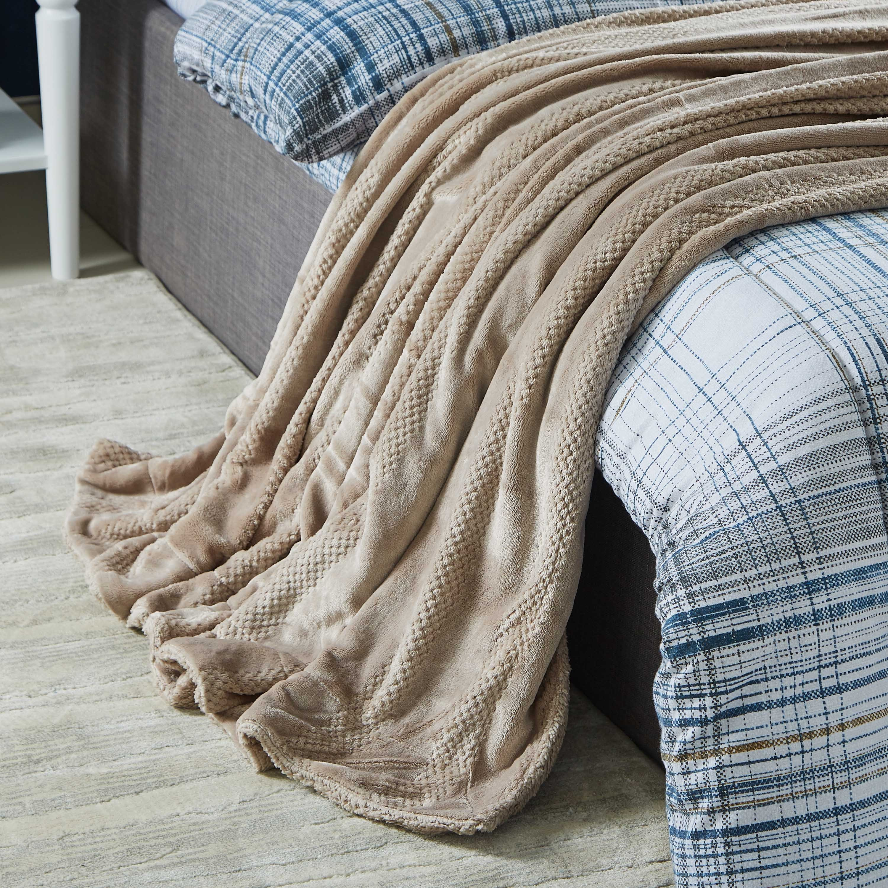 Taxas Flannel King Blanket - 220x240 cm-hbxhomeware-hbxbedroom-image-1