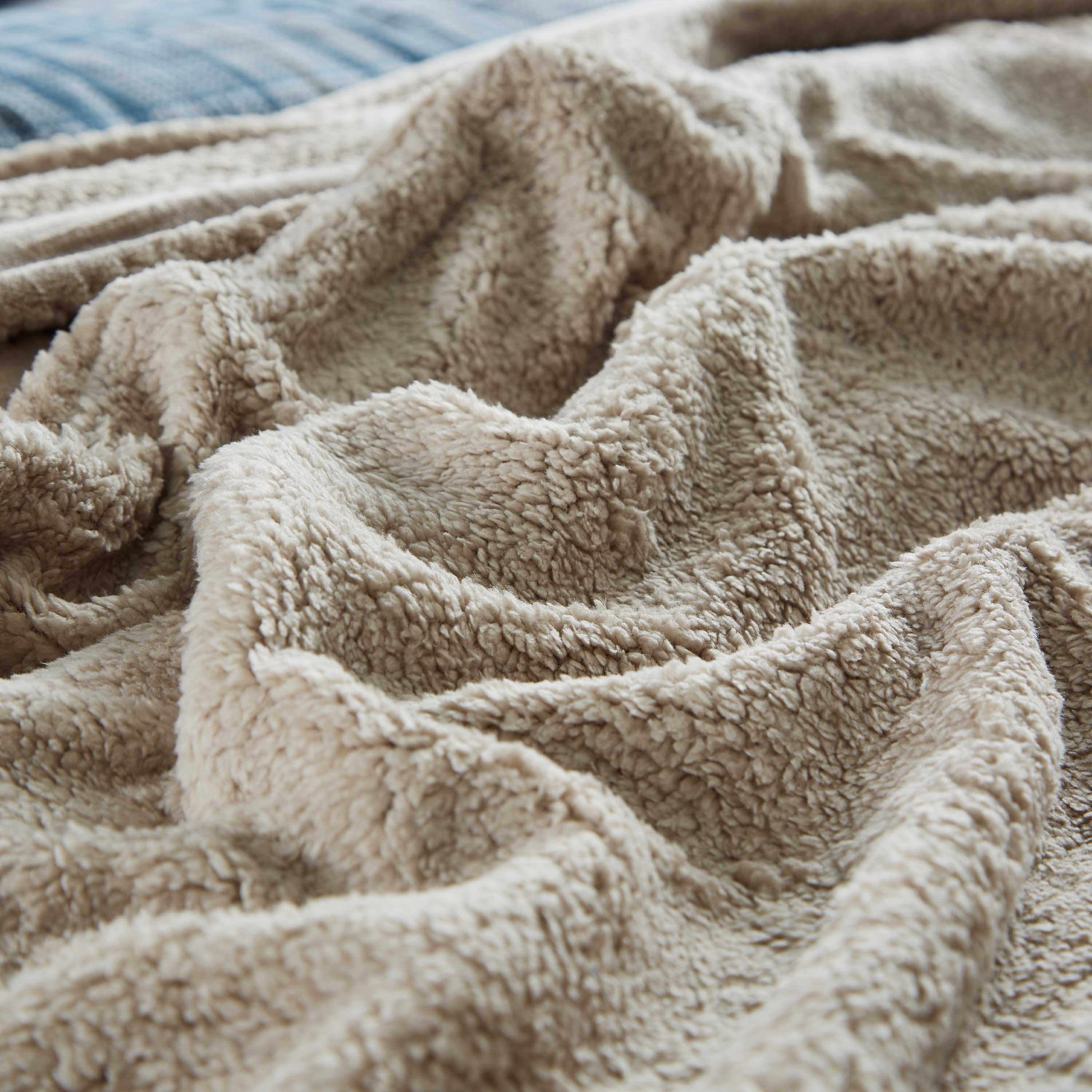 Taxas Flannel King Blanket - 220x240 cm-hbxhomeware-hbxbedroom-image-4