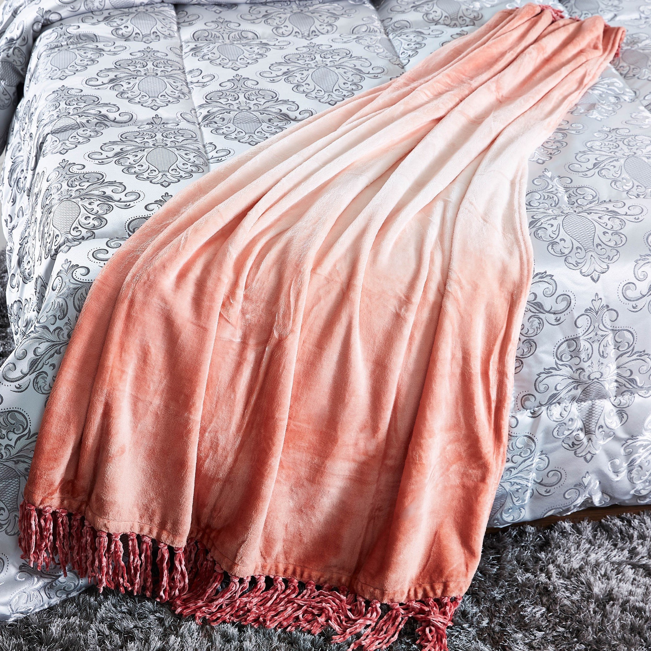 بطّانية خفيفة فلانيل بطبعات متدرجة اللون - 130x170  سم-hbxhomeware-hbxbedroom-image-1