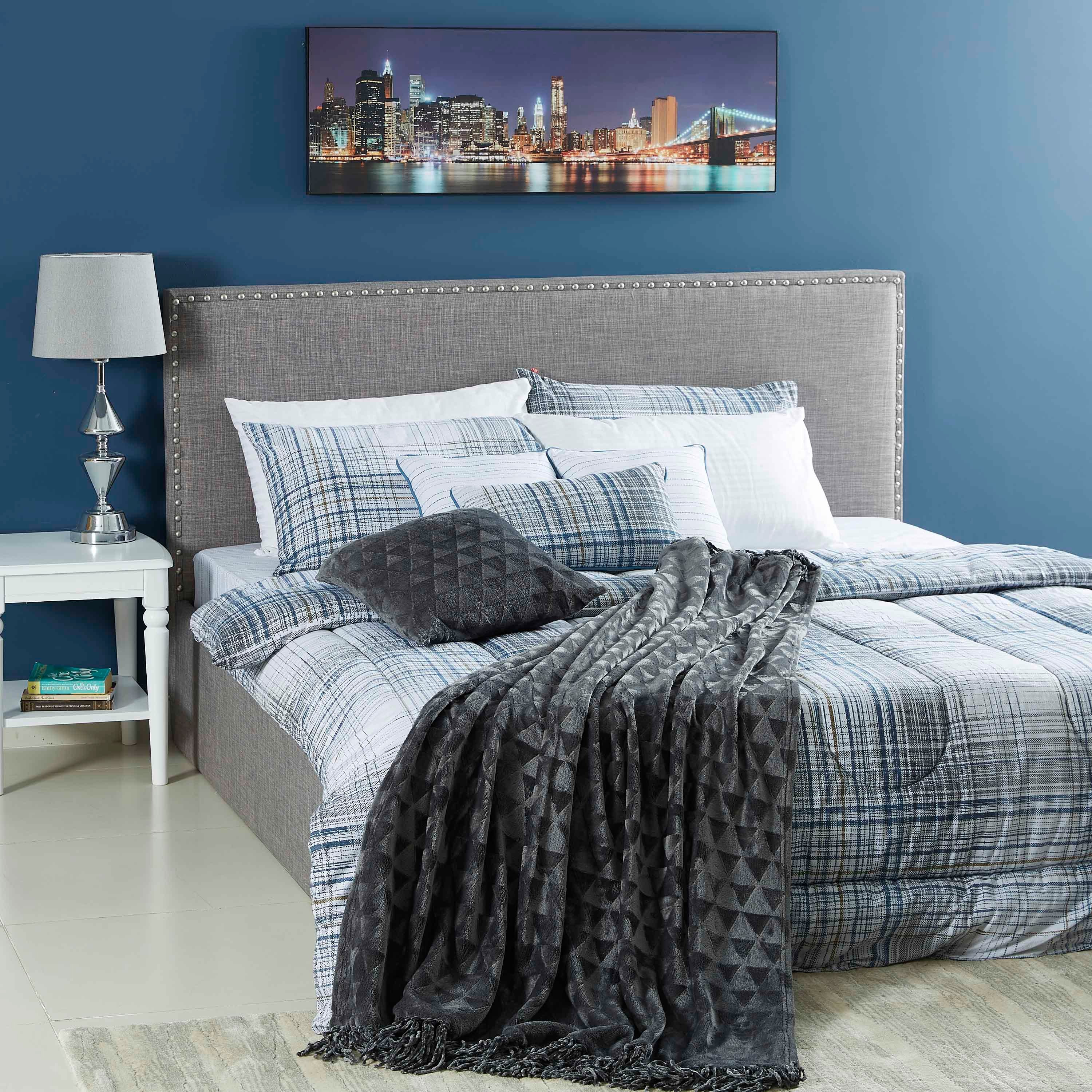 Houston Solid Flannel Embossed Throw - 130x180 cm-hbxhomeware-hbxbedroom-image-4