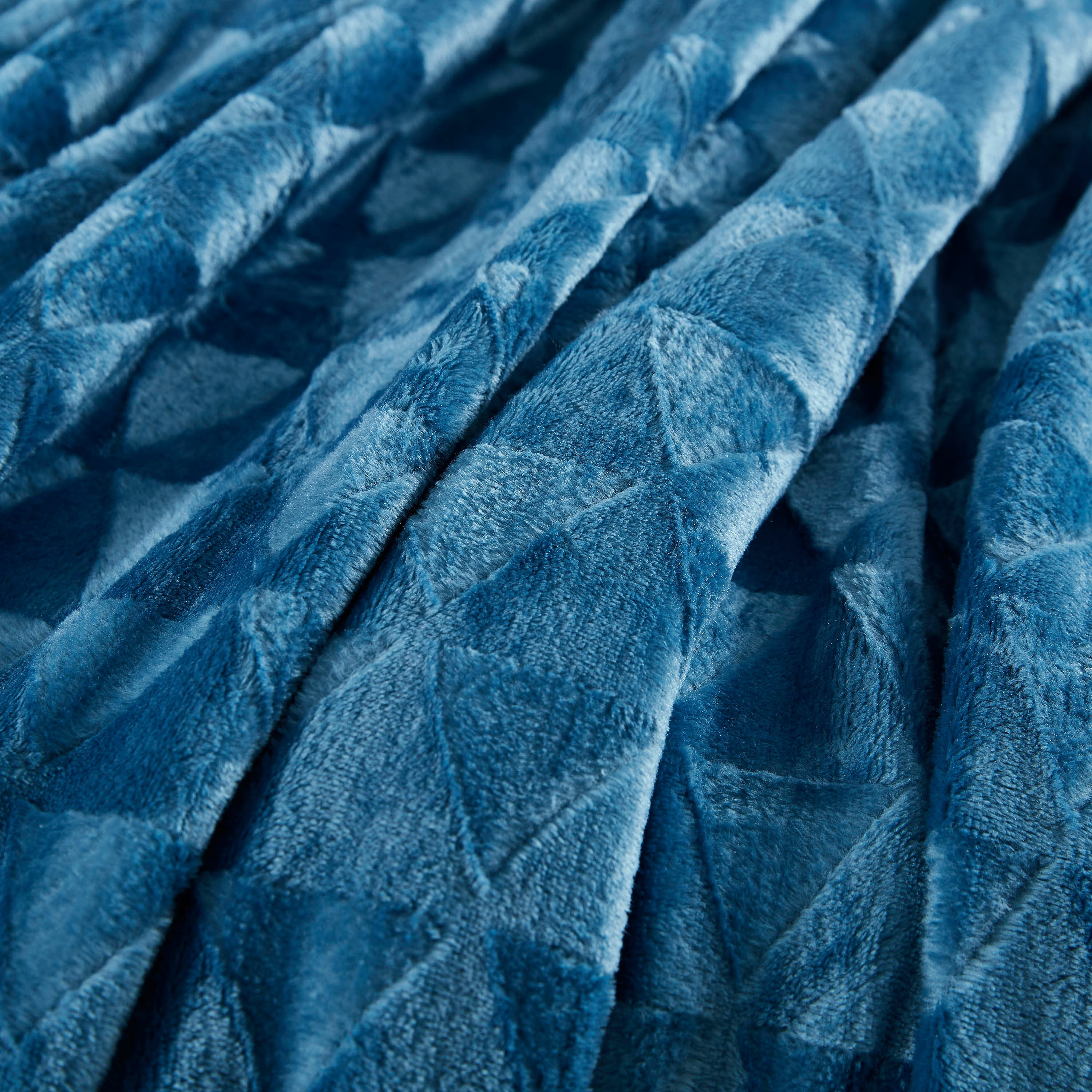 Houston Solid Flannel Embossed Throw - 130x180 cm-hbxhomeware-hbxbedroom-image-3