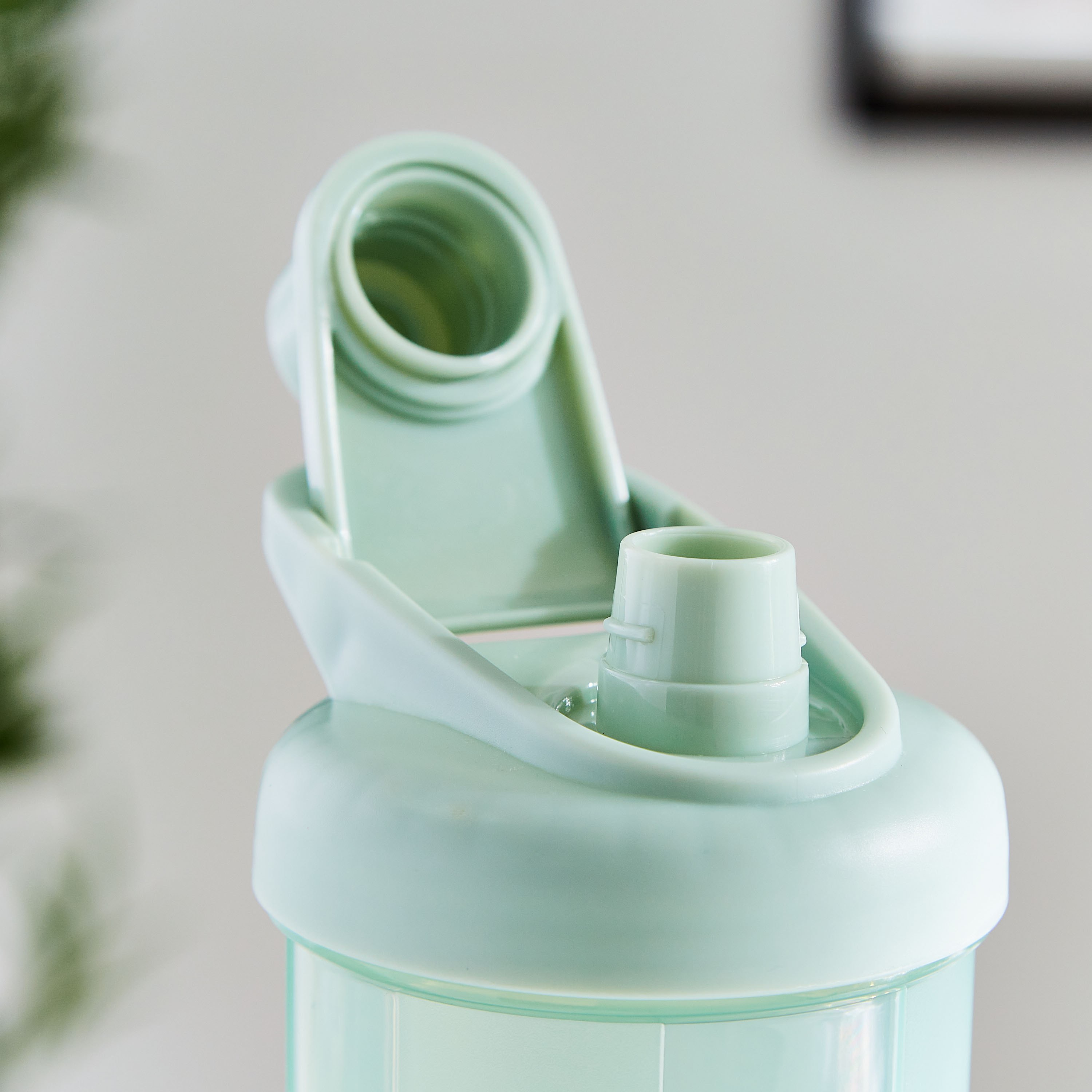 قارورة رجّ مع كرة معدنية هيدرا من إتش بي إس أو - 700 مل-hbxhomeware-diningandtabletop-bottles-image-3