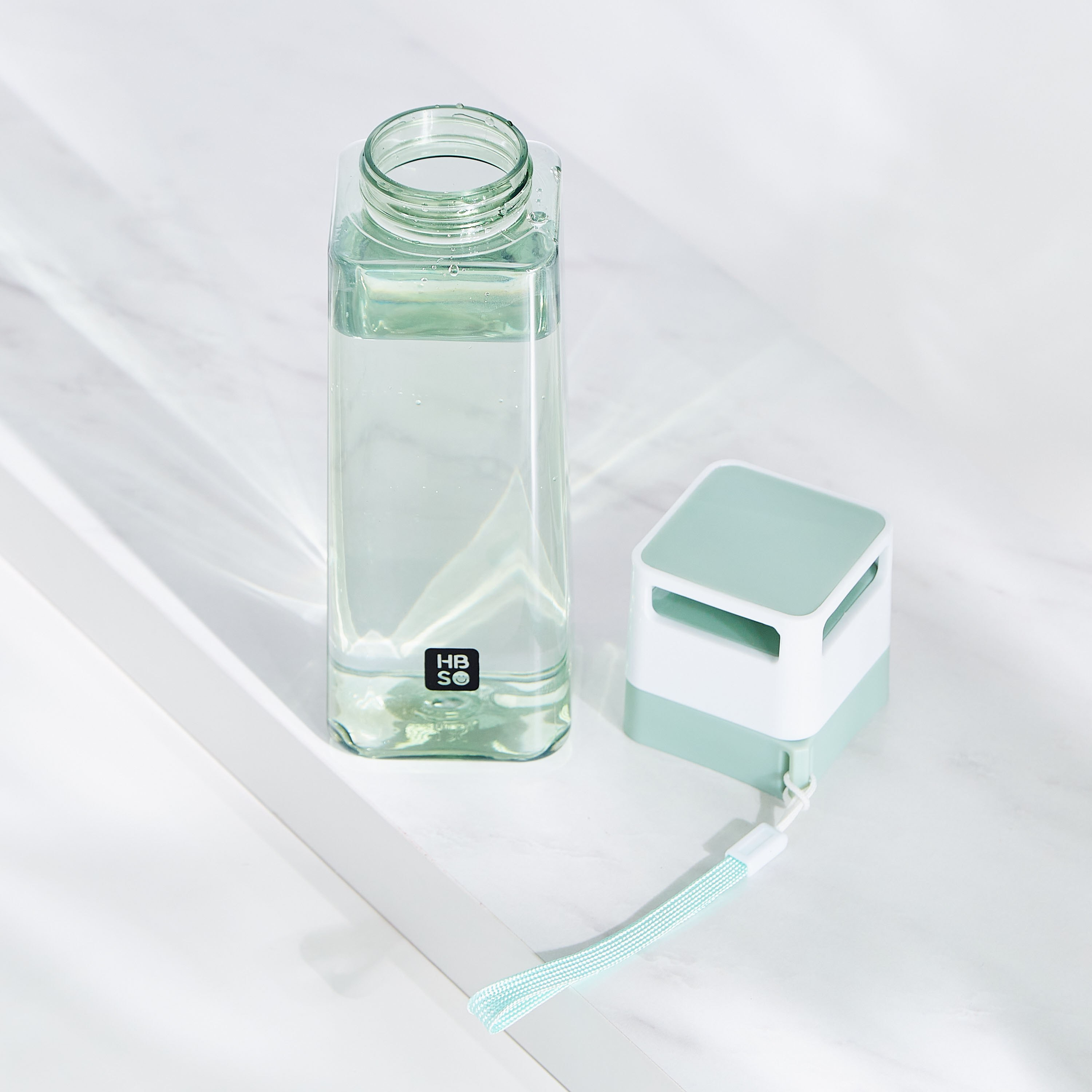 HBSO HYDRA Plastic Magic cube bottle - 650 ml-hbxhomeware-hbxkitchen-image-2