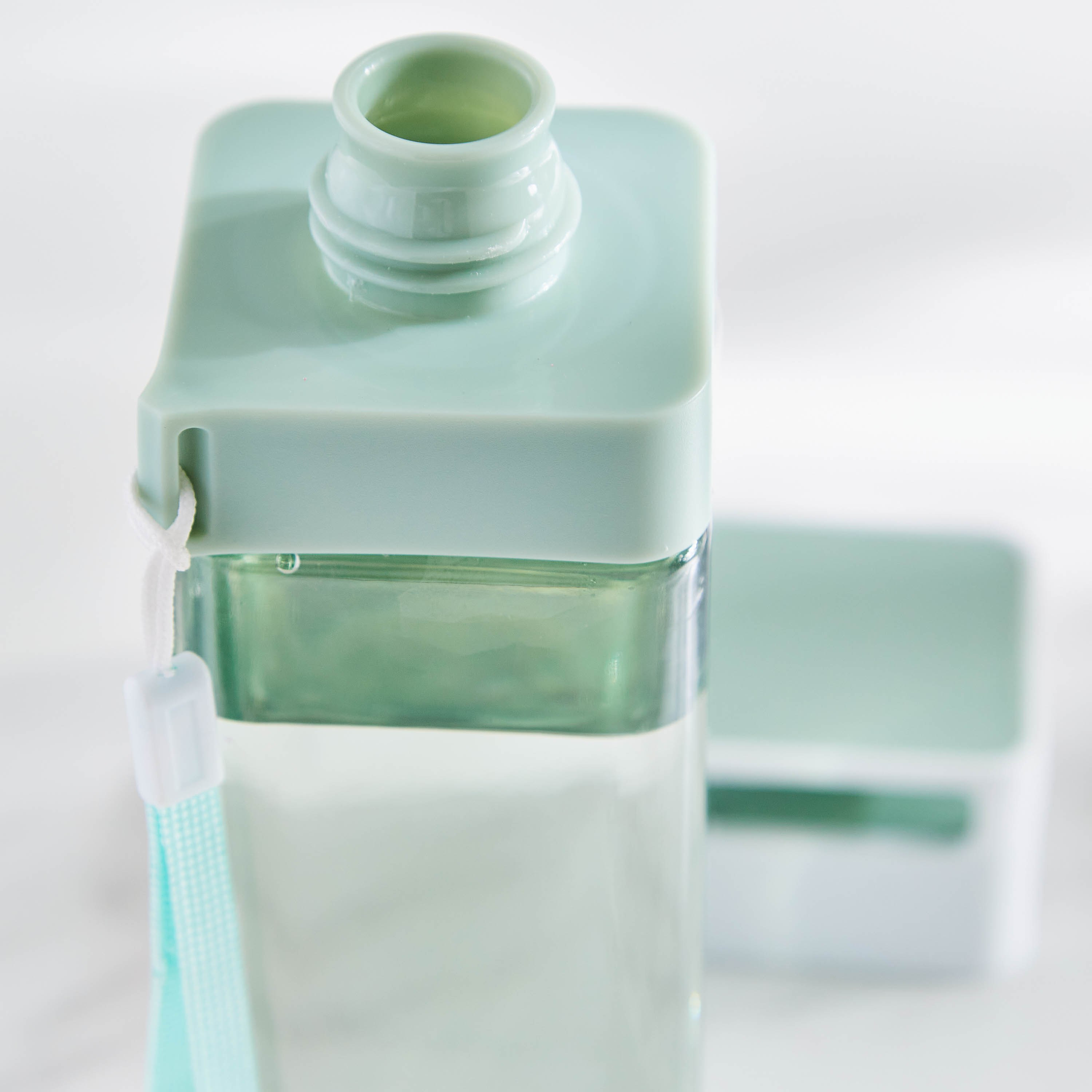 HBSO HYDRA Plastic Magic cube bottle - 650 ml-hbxhomeware-hbxkitchen-image-3
