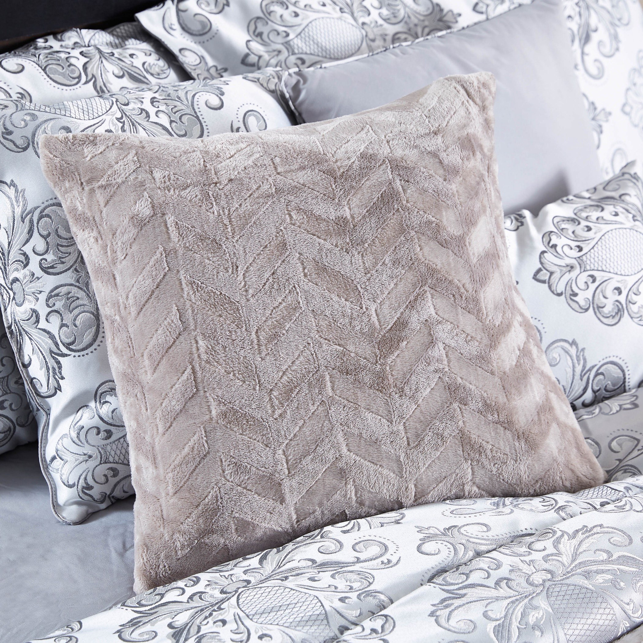 وسادة فلانيل محشوة سادة من هاوستون آلين - 45x45×180 سم-hbxlivingroom-furnishings-cushionsandcovers-filledcushions-image-1