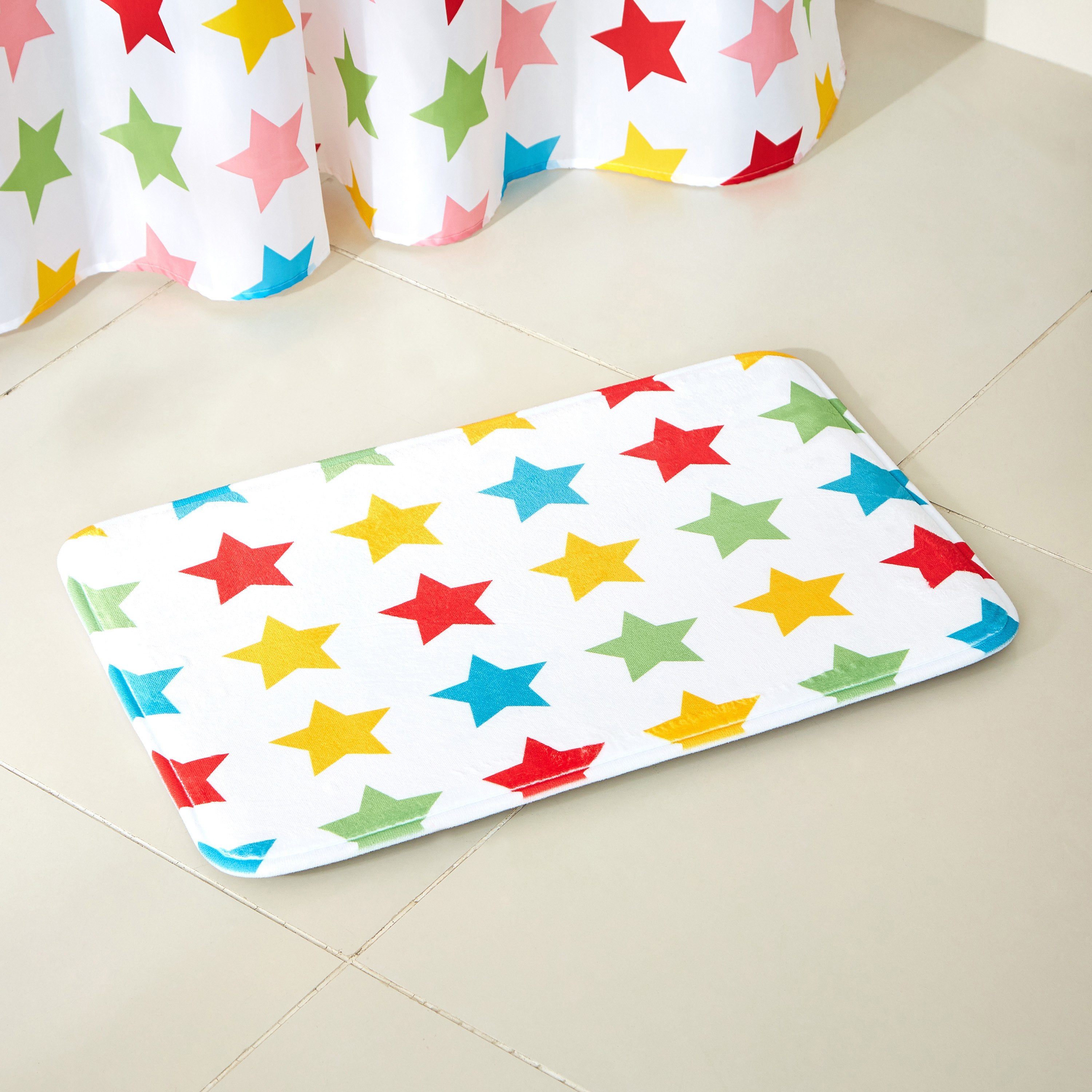 سجادة حمام من الفانيلا بطبعات نجوم - 40x60 سم-hbxhomeware-kidsessentials-kidsbathmatsandtubmats-image-1