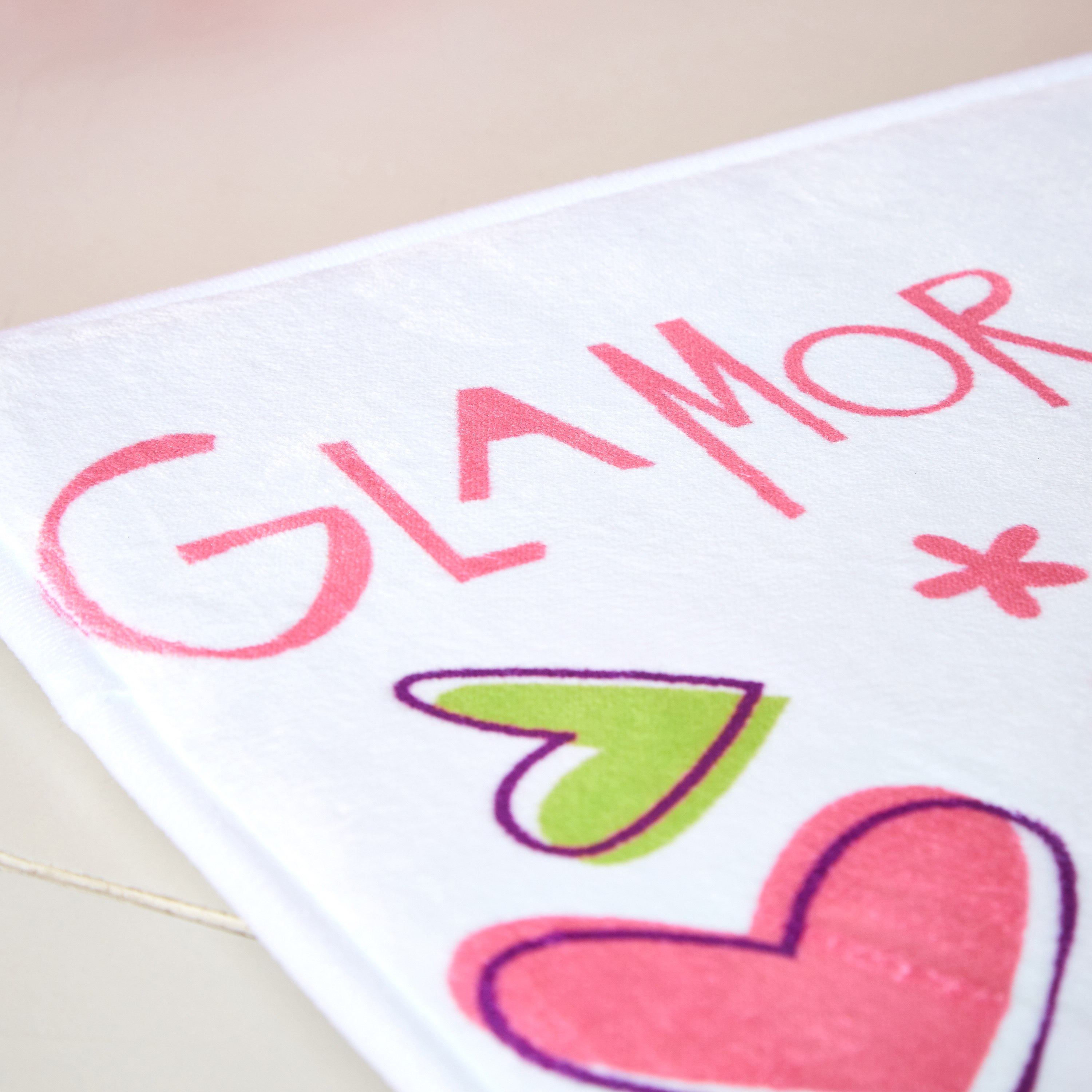 سجادة حمّام فلانيل من الإسفنج بطبعات برّاقة - 40x60 سم-hbxhomeware-kidsessentials-kidsbathmatsandtubmats-image-2