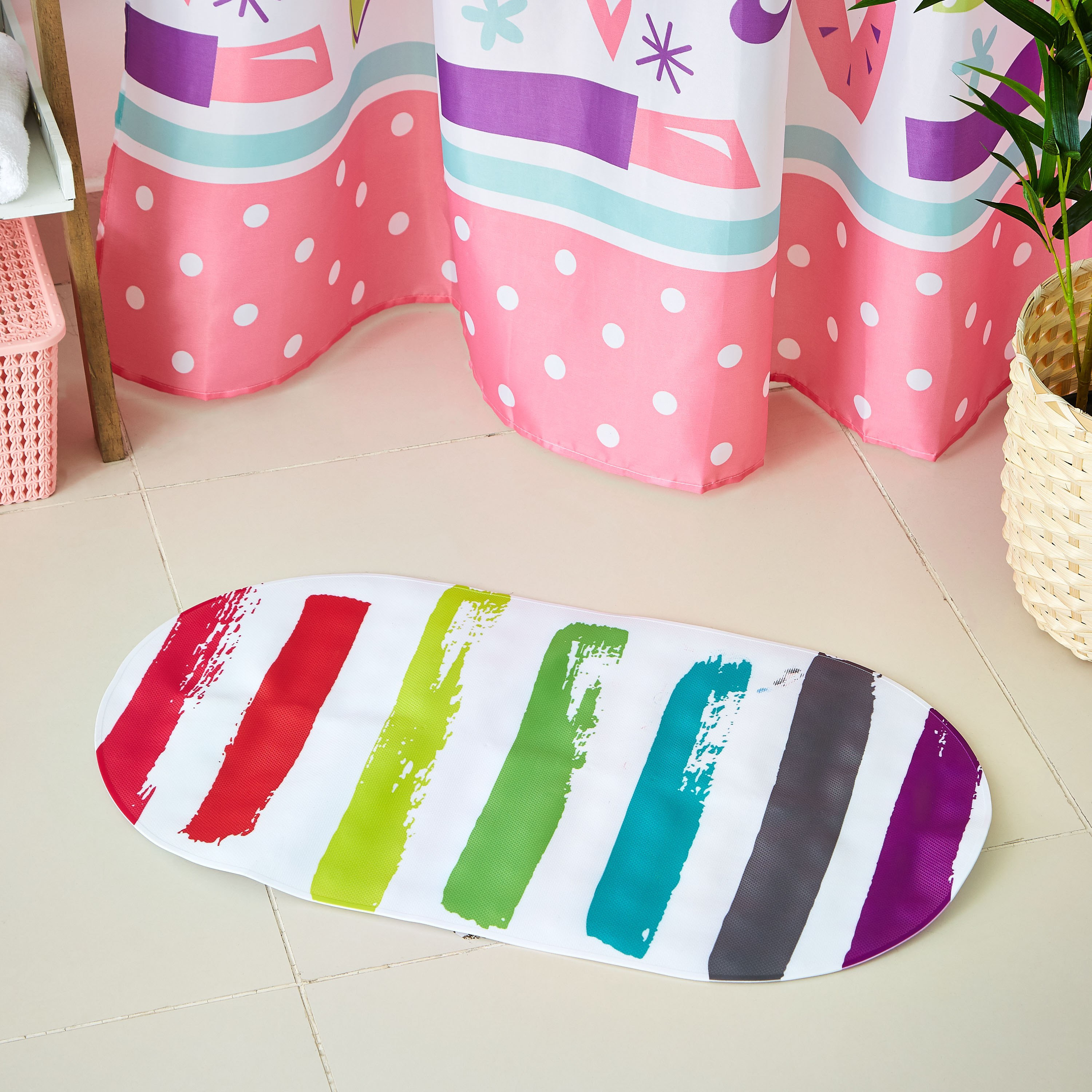 سجادة حمام بي في سي بطبعات مخططة - 69x40 سم-hbxhomeware-kidsessentials-kidsbathmatsandtubmats-image-1