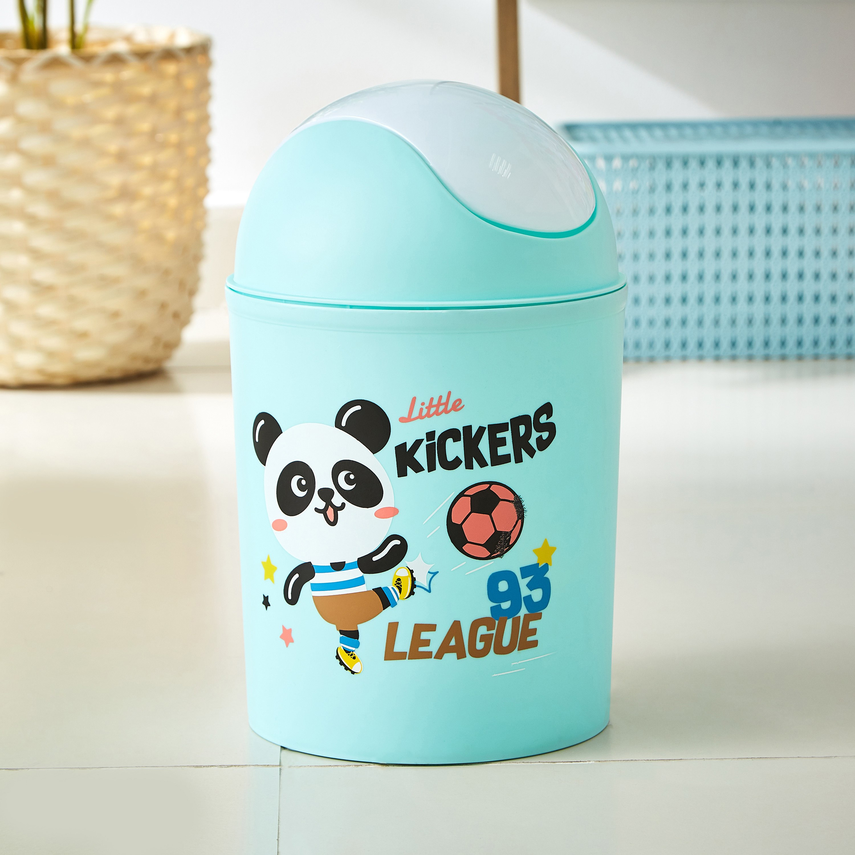 سلة نفايات متأرجحة بغطاء وطبعات كرة قدم-hbxhomeware-hbxkidsandyouth-image-1