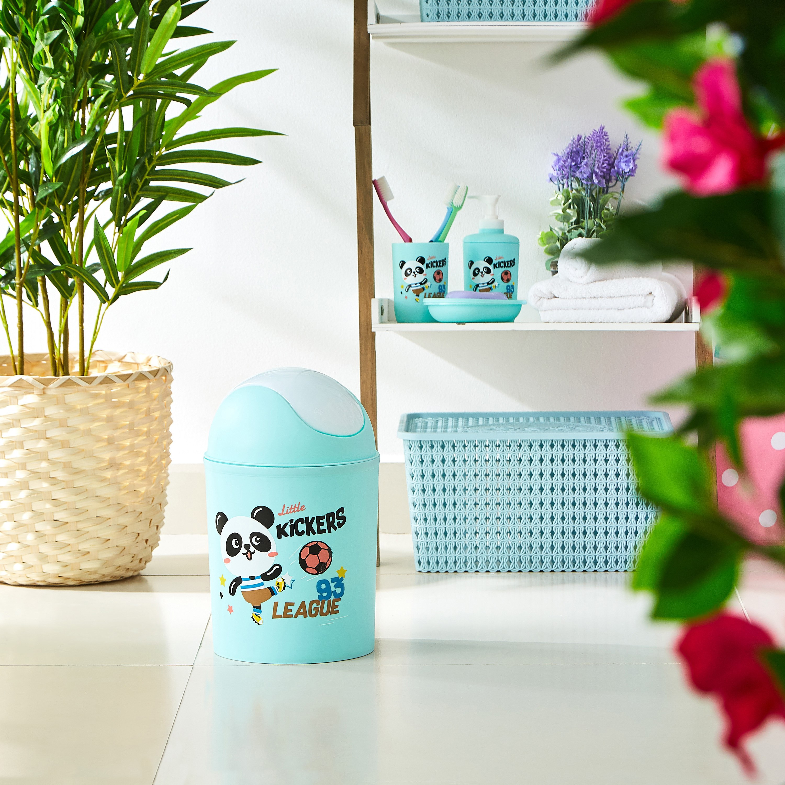 سلة نفايات متأرجحة بغطاء وطبعات كرة قدم-hbxhomeware-hbxkidsandyouth-image-4