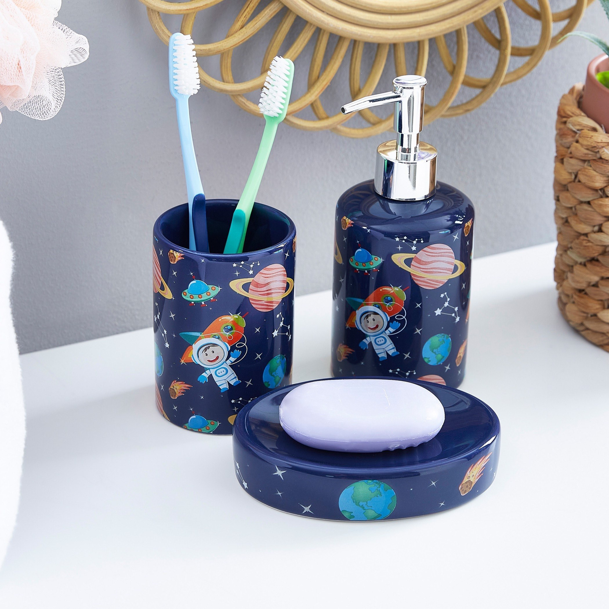 طقم اكسسوارات حمّام 3 قطع من جلاكسي-hbxhomeware-hbxkidsandyouth-image-1