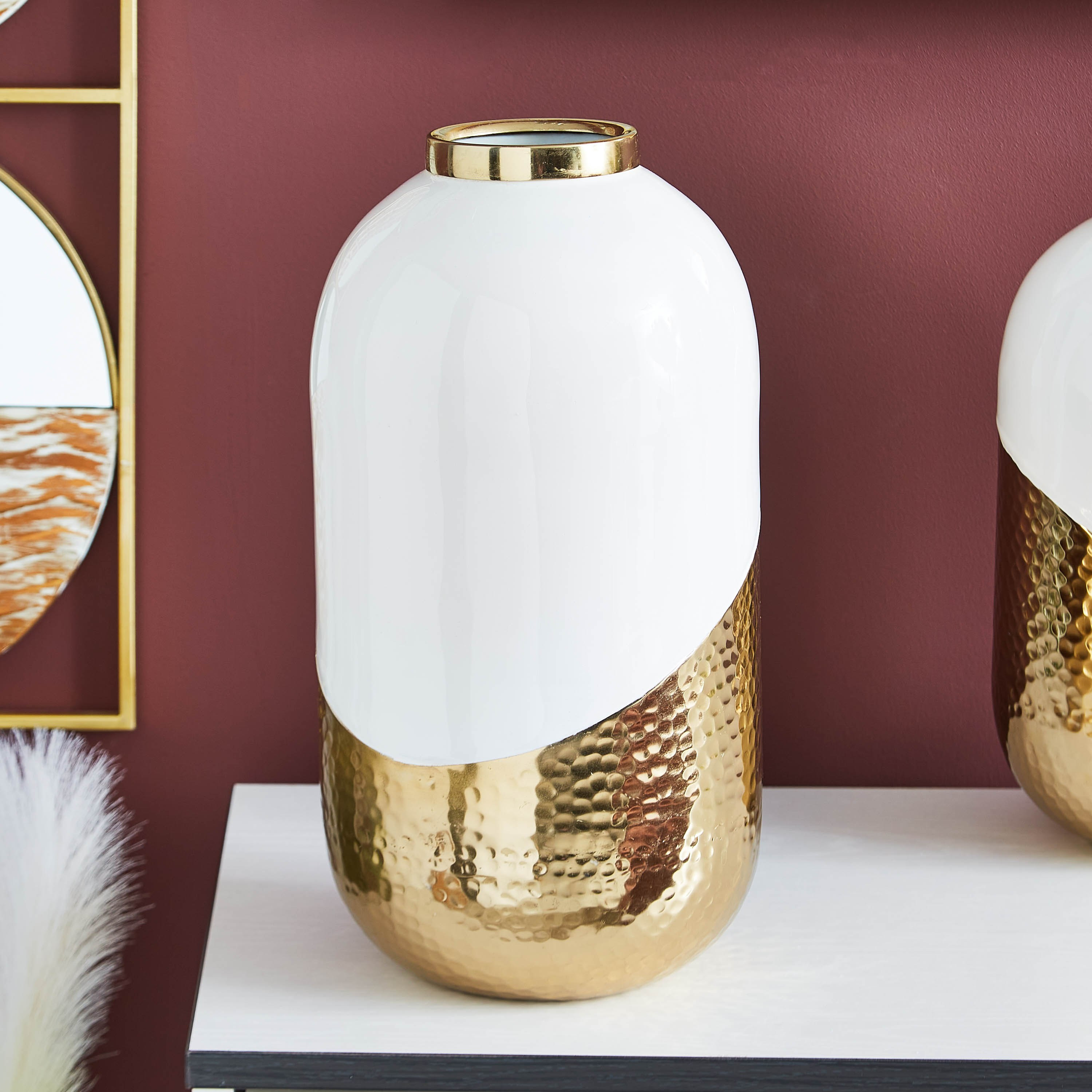 مزهرية بتصميم قارورة معدنية مطروقة مزدوجة اللون من أمايا-hbxbedroom-decorandaccessories-vases-image-1
