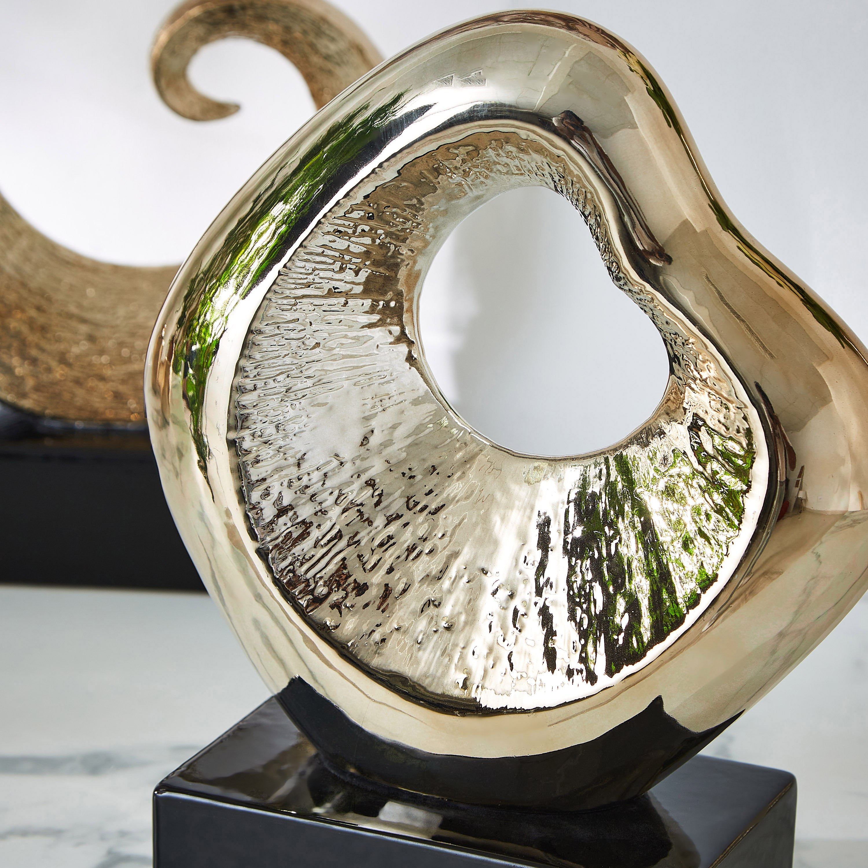 قطعة ديكور سيراميك ميتاليك من دوق-hbxhomeware-homedecor-figurinesandornaments-image-3