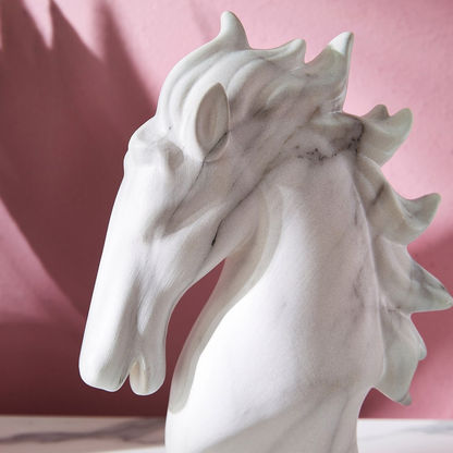 تمثال حصان سيراميك بملمس رخامي بارز من دوق