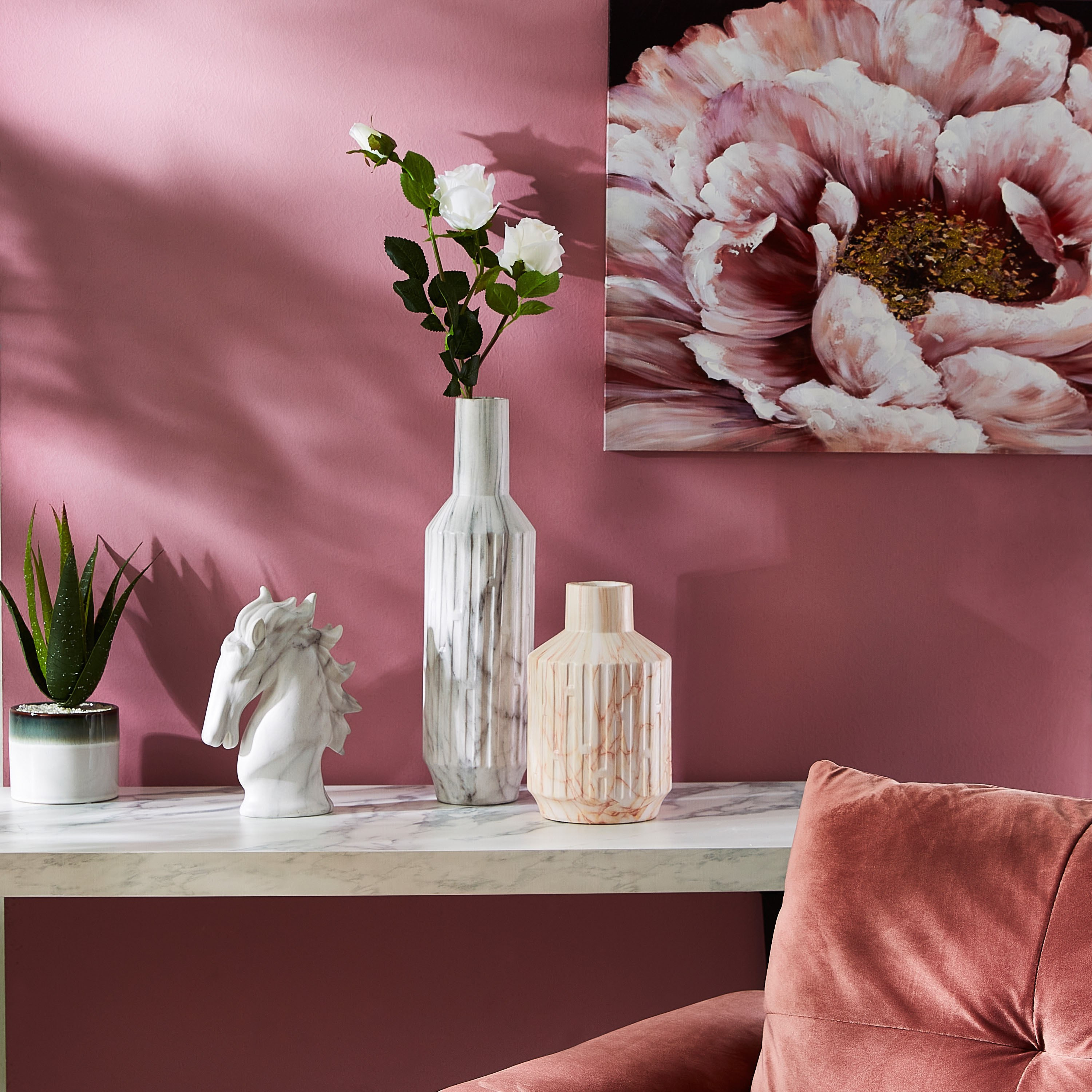 تمثال حصان سيراميك بملمس رخامي بارز من دوق-hbxhomeware-homedecor-figurinesandornaments-image-3
