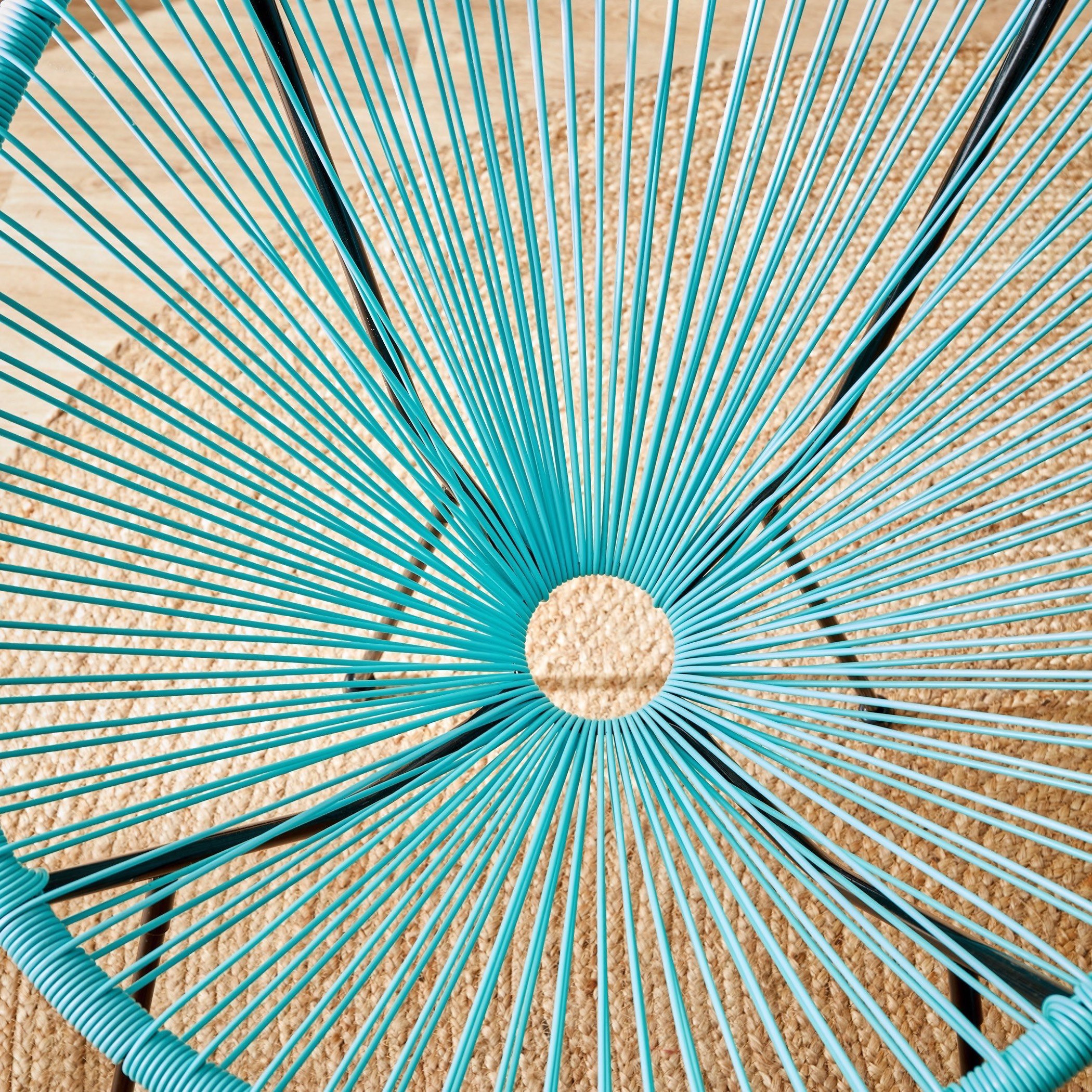 كرسي للجلسات الخارجيّة من فيرا كيب-hbxfurniture-outdoor-swingsandchairs-image-3