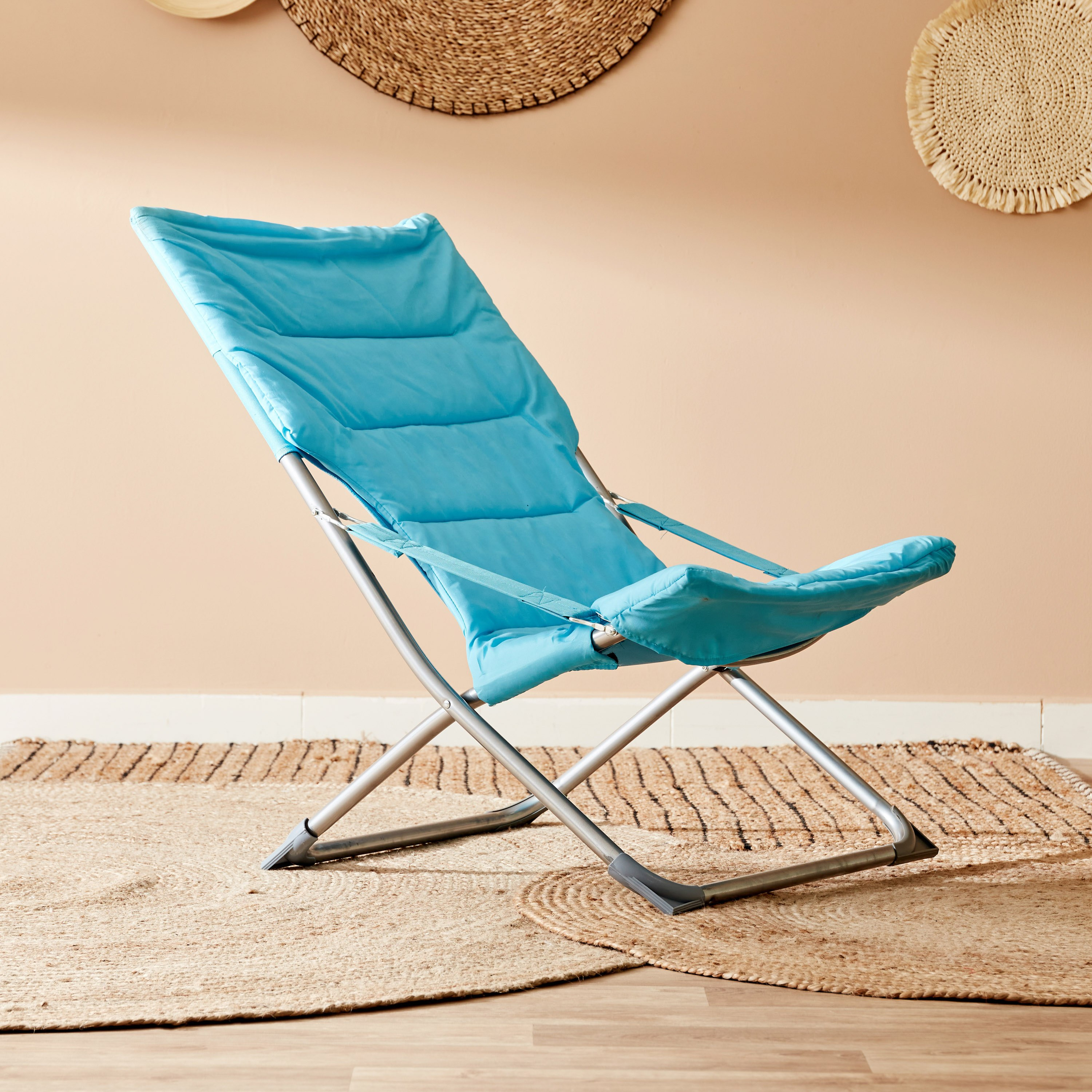 كرسي بمساند ذراعين للجلسات الخارجيّة من فيرا تارو-hbxfurniture-outdoor-swingsandchairs-image-1
