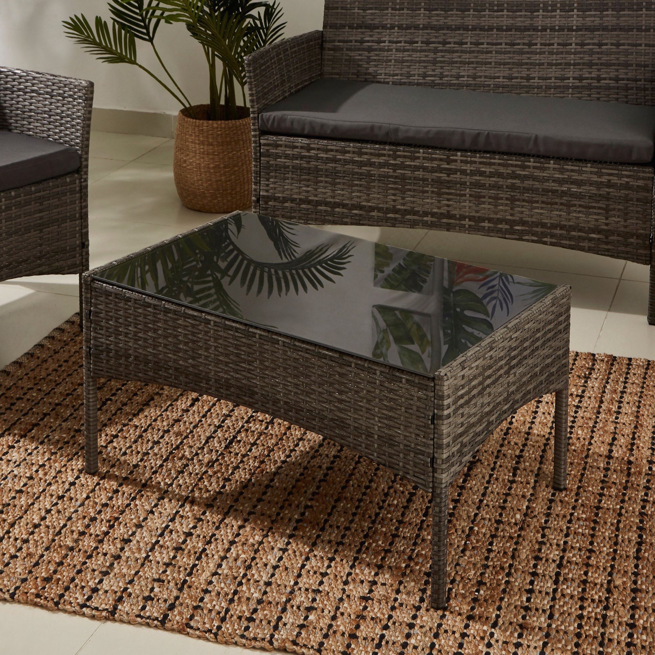 طقم كنبة موسّدة 4 مقاعد للجلسات الخارجية مع طاولة قهوة من جرينادا-hbxfurniture-sofasandarmchairs-sofasets-image-4