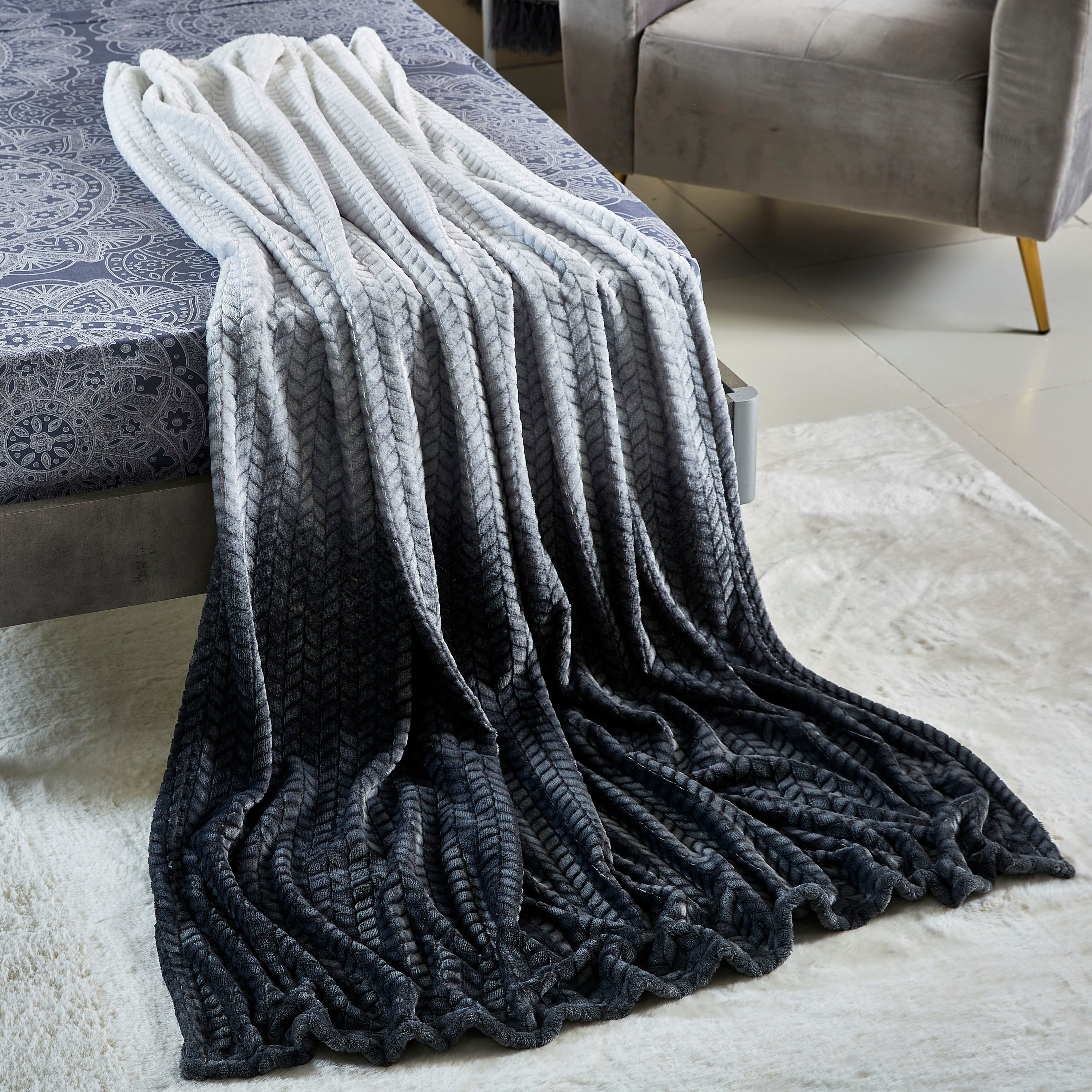 بطانية ريش فلانيل مقاس مزدوج - 150x200 سم-hbxhomeware-hbxbedroom-image-2