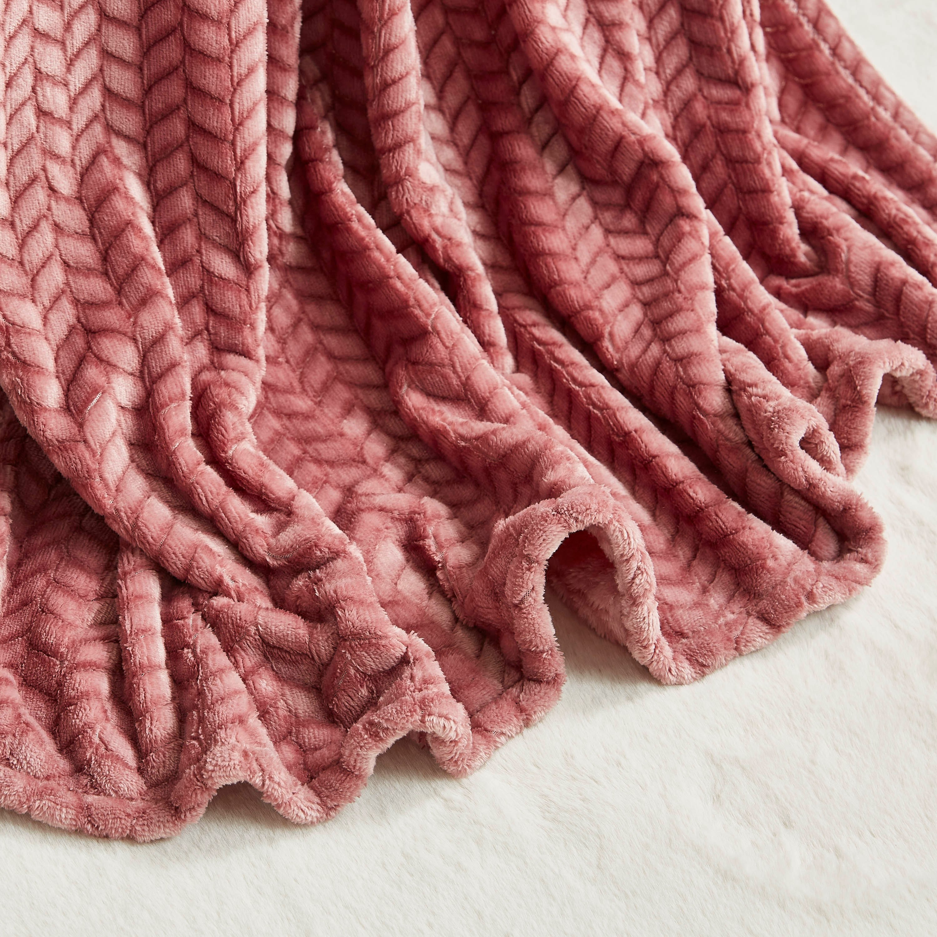 Feather Flannel Twin Blanket - 150x200 cm-hbxhomeware-hbxbedroom-image-4