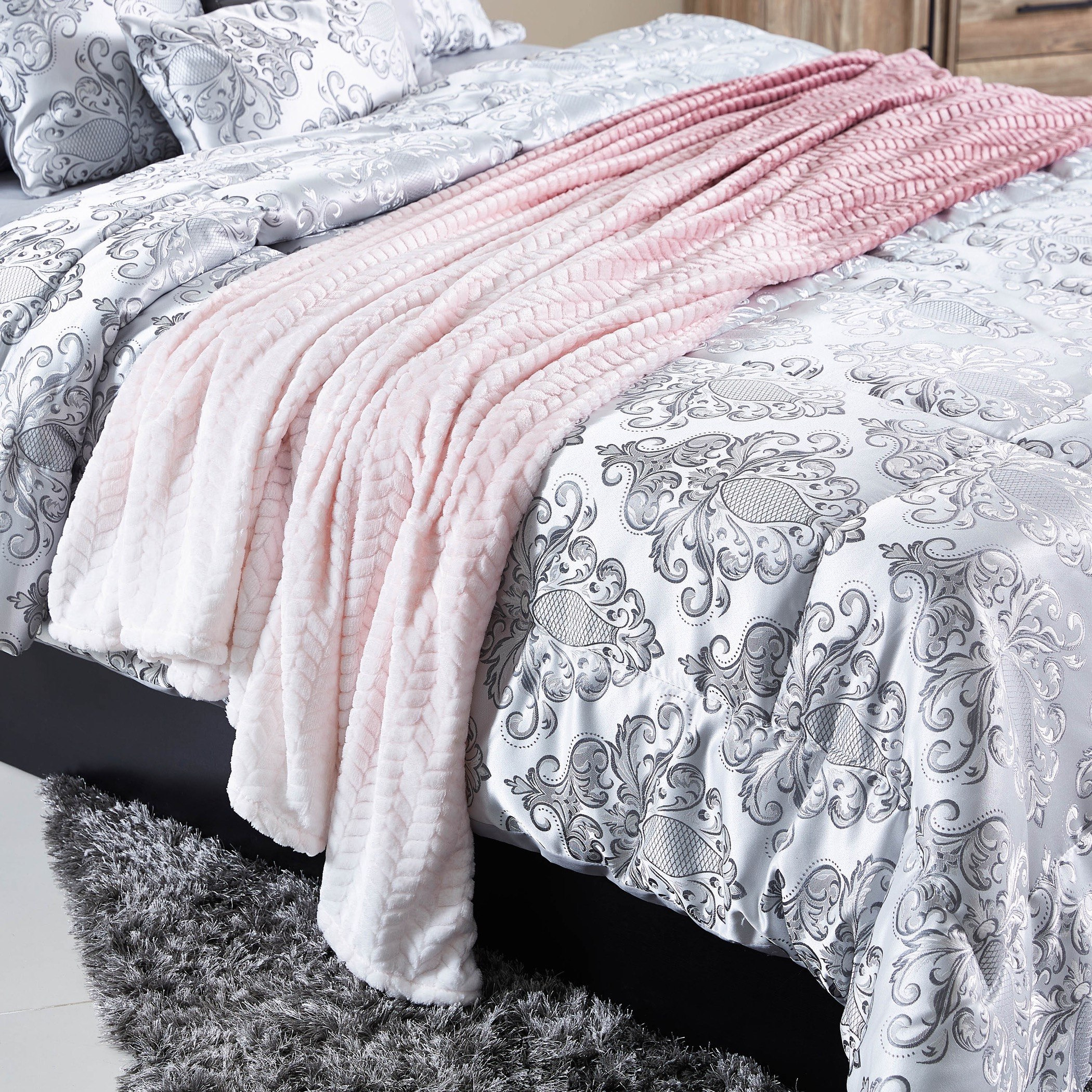 بطانية ريش فلانيل مقاس كينج - 200x220 سم-hbxhomeware-hbxbedroom-image-1