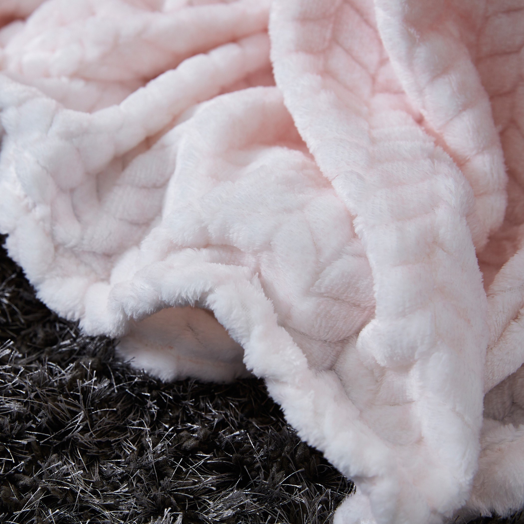 بطانية ريش فلانيل مقاس كينج - 200x220 سم-hbxhomeware-hbxbedroom-image-3