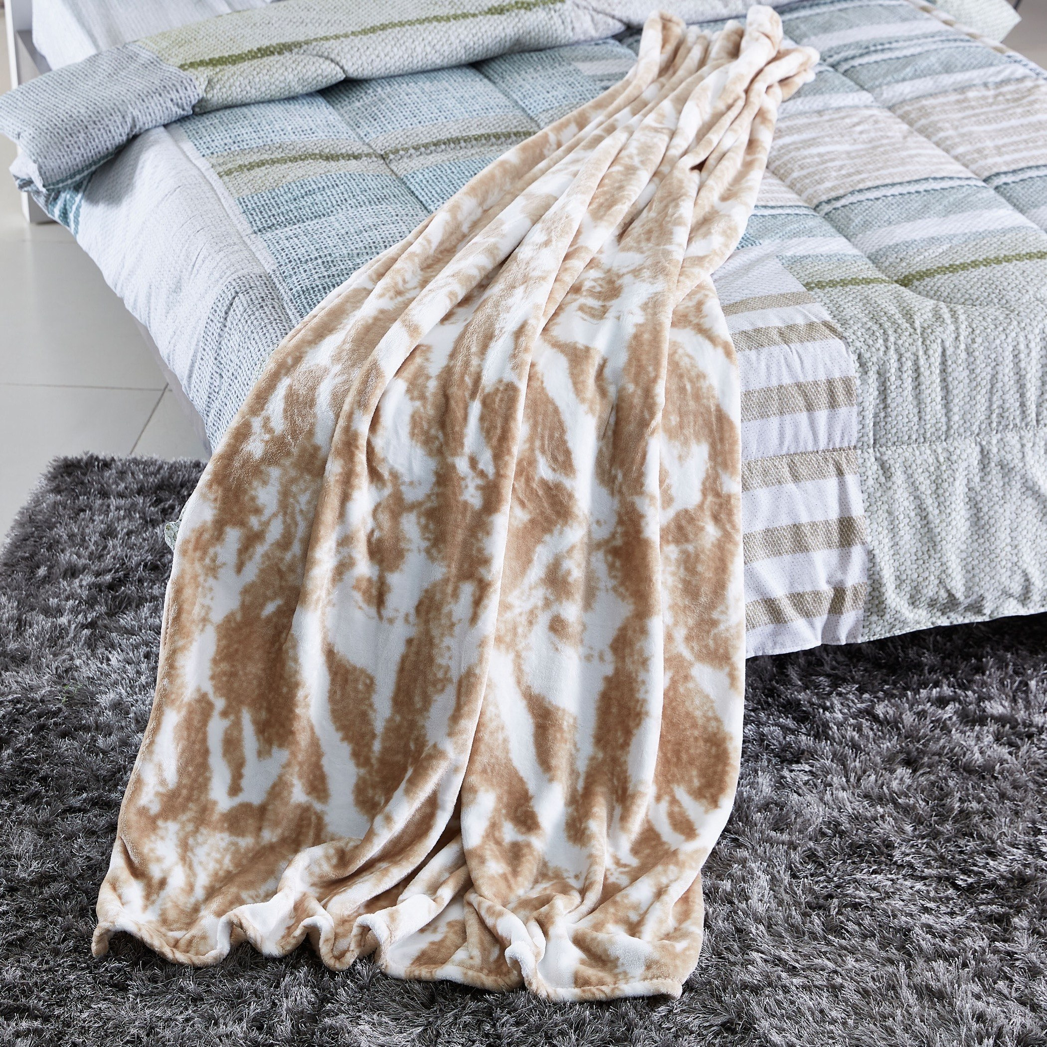 بطّانية خفيفة فلانيل بطبعات من جينيث - 130x180  سم-hbxhomeware-hbxbedroom-image-1