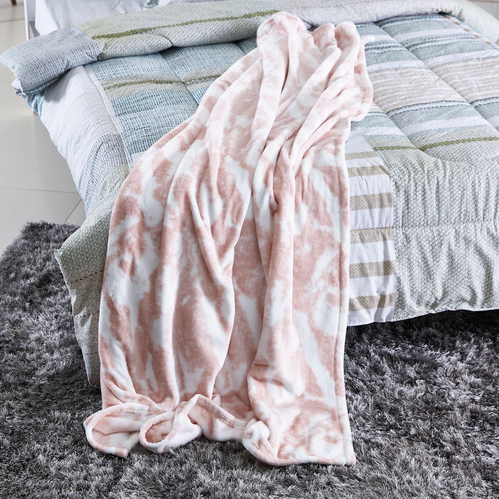 بطّانية خفيفة فلانيل بطبعات من جينيث - 130x180  سم-hbxhomeware-hbxbedroom-image-1