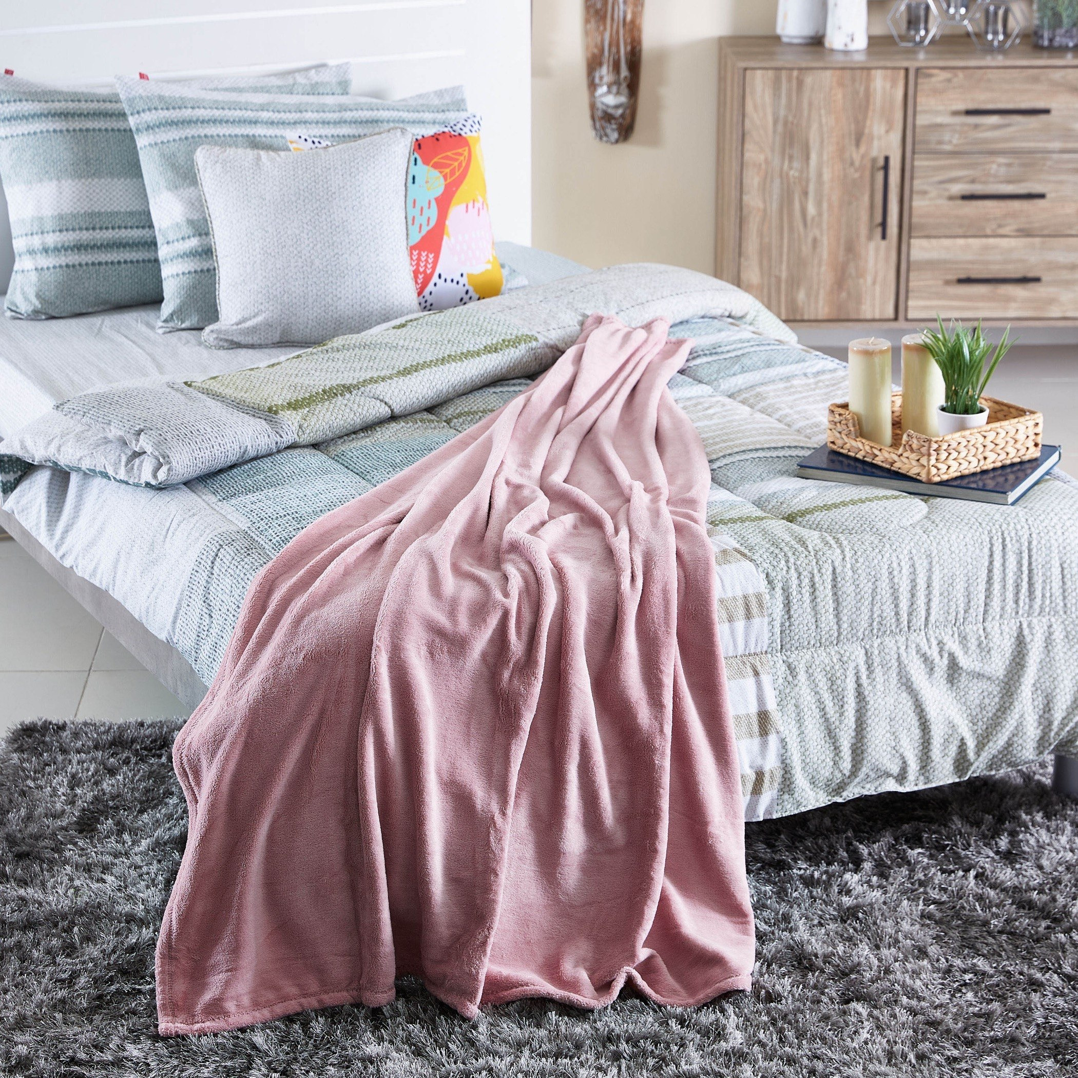 بطانية صوف خفيفة سادة كورال من أونتاريو - 120x170 سم-hbxhomeware-hbxbedroom-image-4