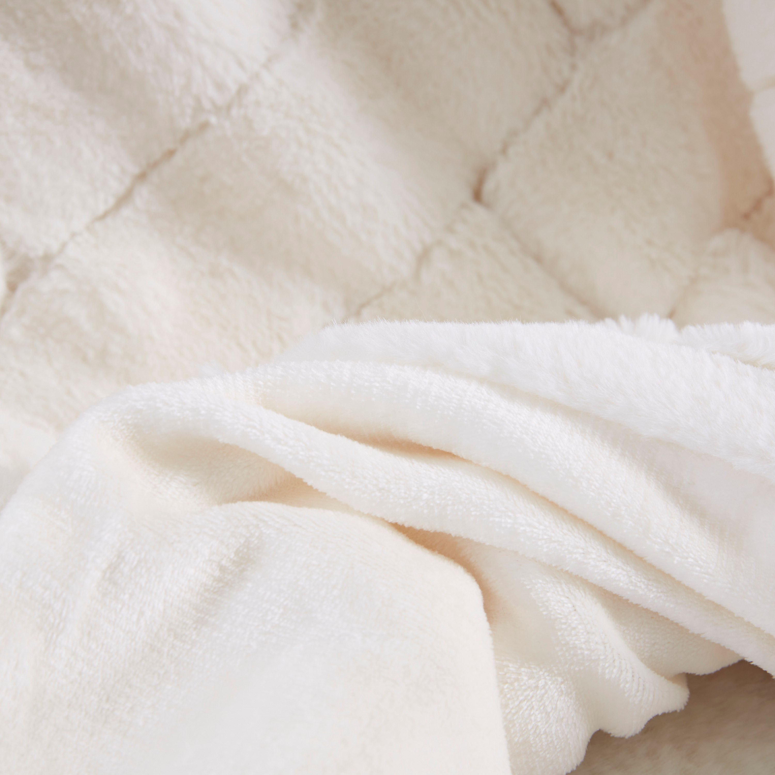 بطّانيّة مزدوجة من الفرو الاصطناعي من ليند - 150x220 سم-hbxhomeware-hbxbedroom-image-4