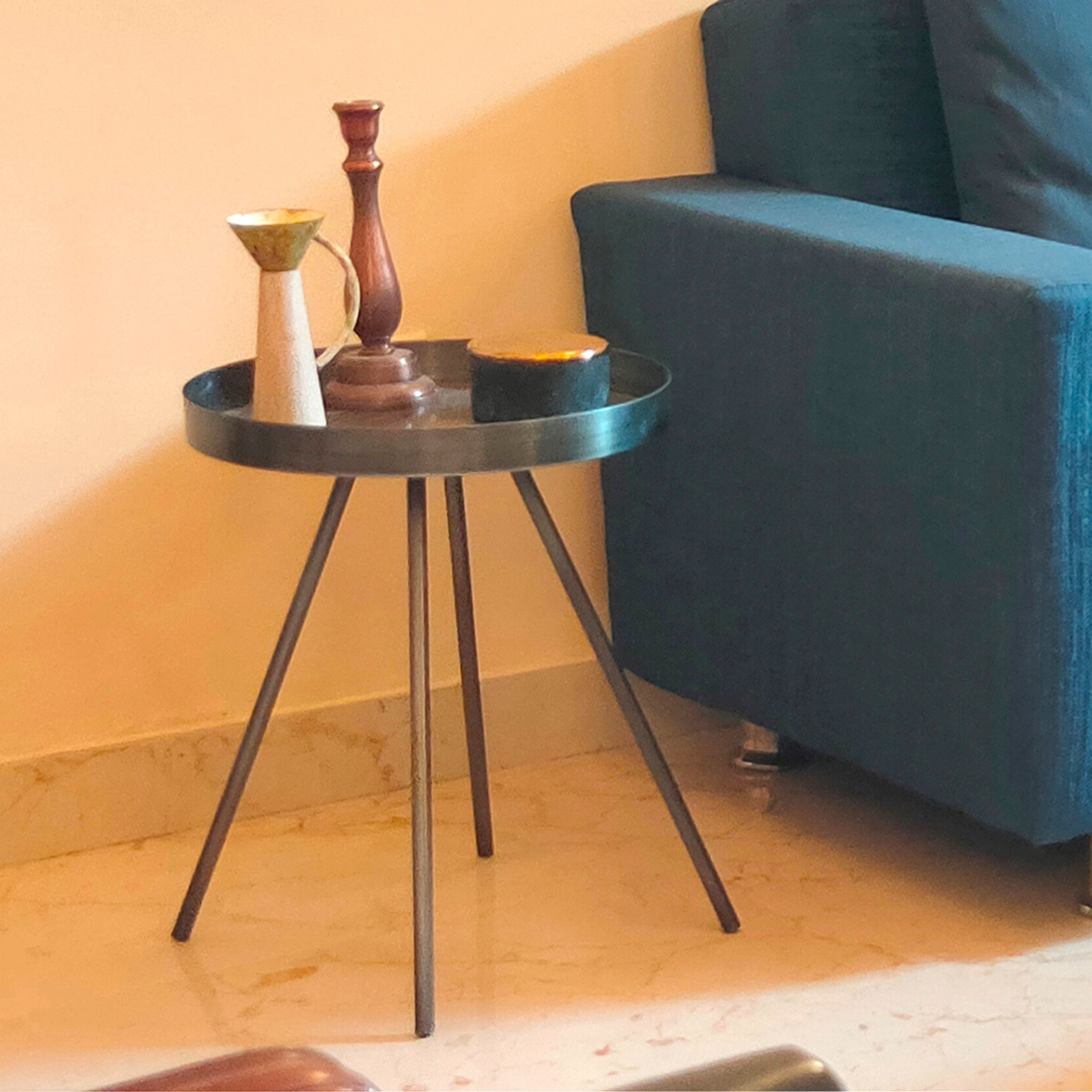 طاولة جانبيّة معدنيّة من الفيس-hbxfurniture-livingroom-endtables-image-1