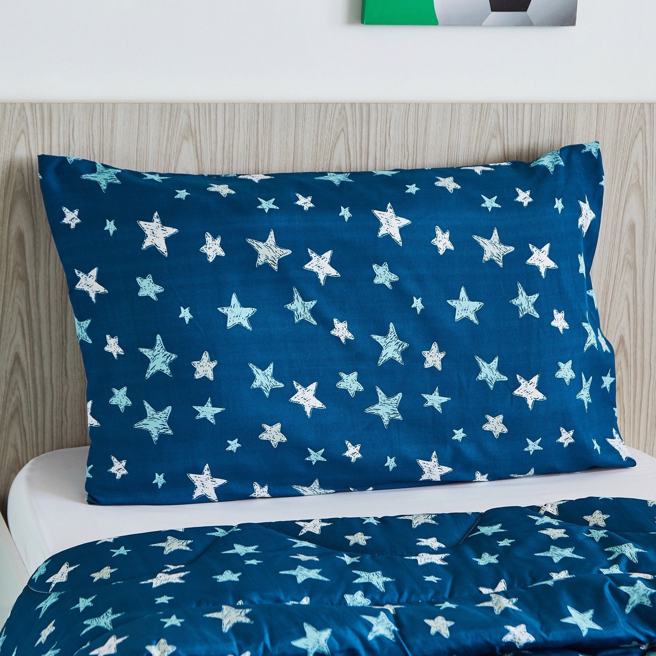 طقم لحاف فردي قطعتين بطبعات جلاكسي- 135x220 سم-hbxhomeware-hbxkidsandyouth-image-3