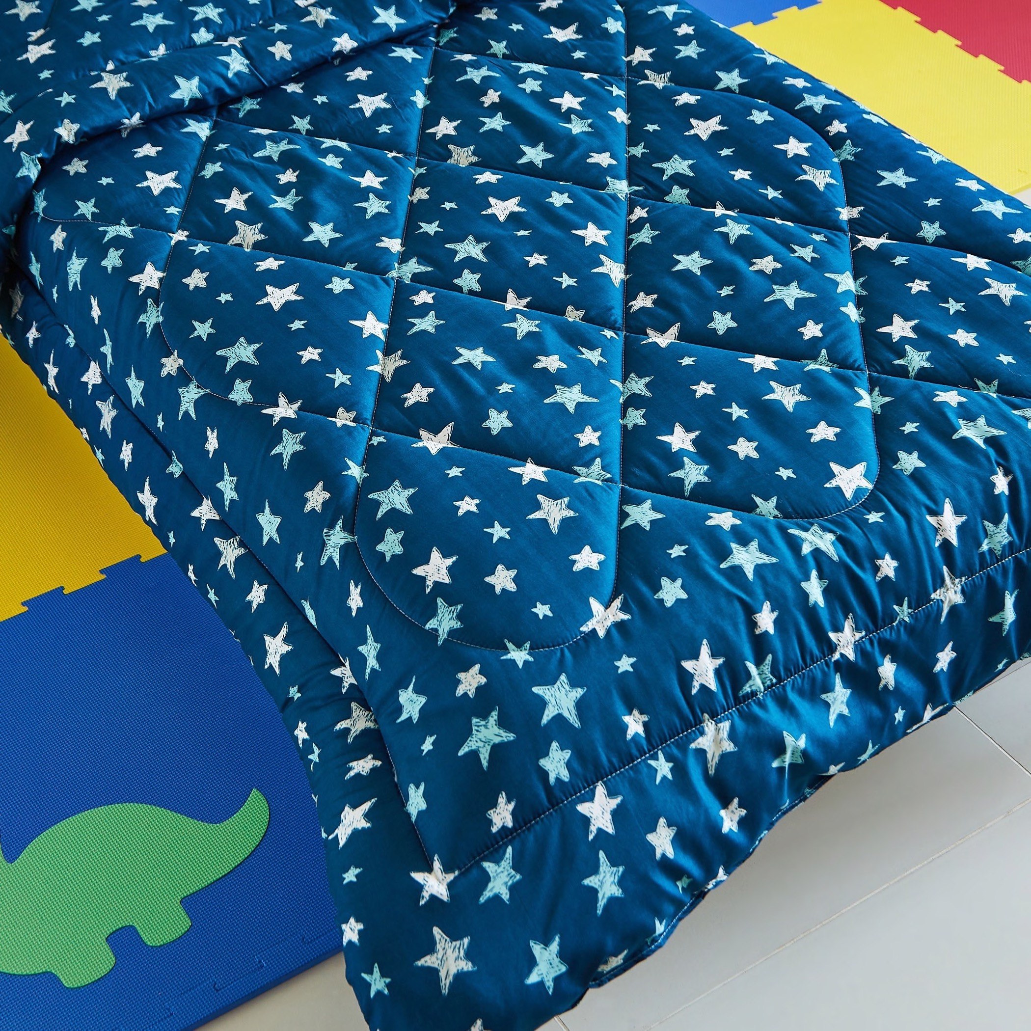 طقم لحاف فردي قطعتين بطبعات جلاكسي- 135x220 سم-hbxhomeware-hbxkidsandyouth-image-4