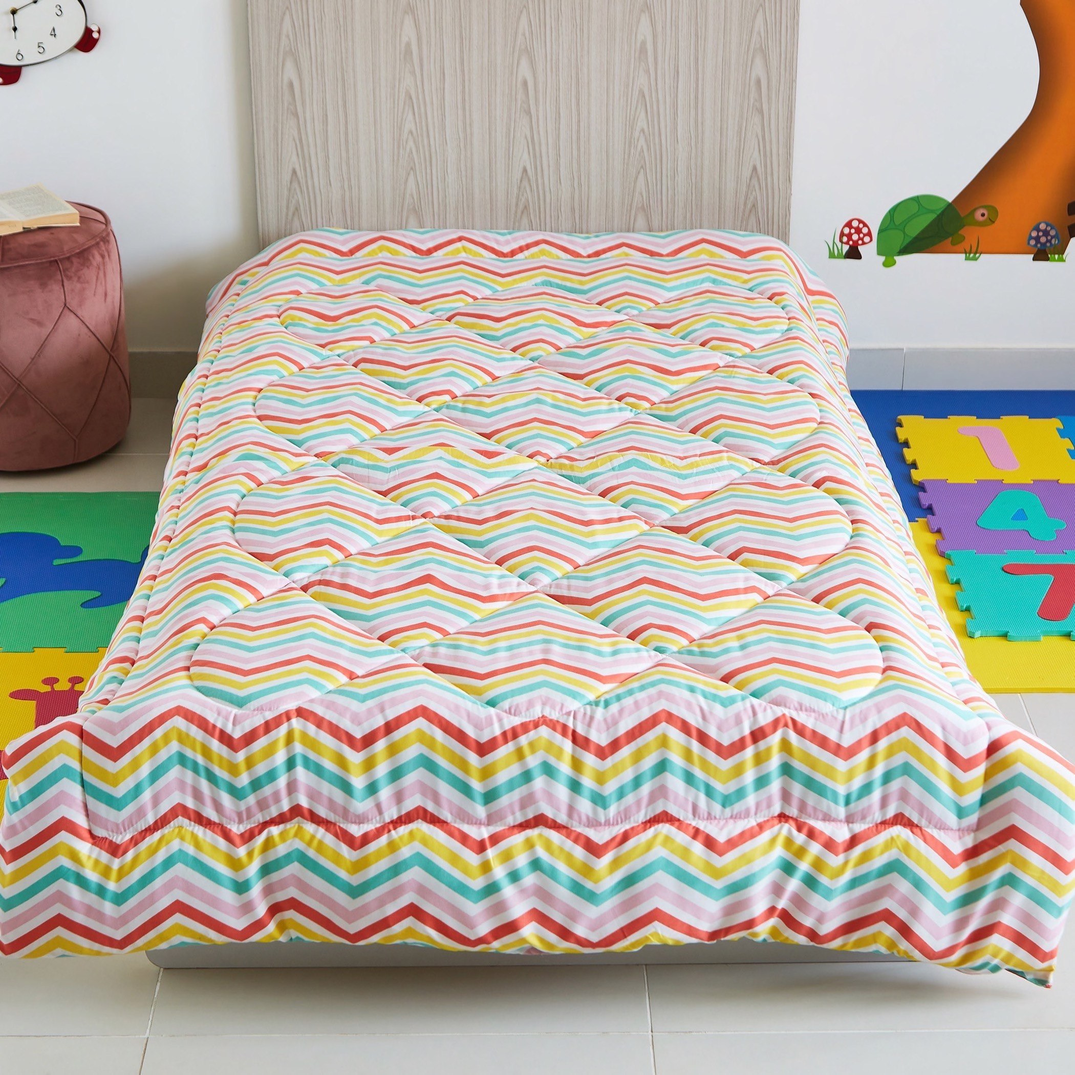لحاف فردي بطبعات شيفرون - 135×220 سم-hbxhomeware-hbxkidsandyouth-image-2