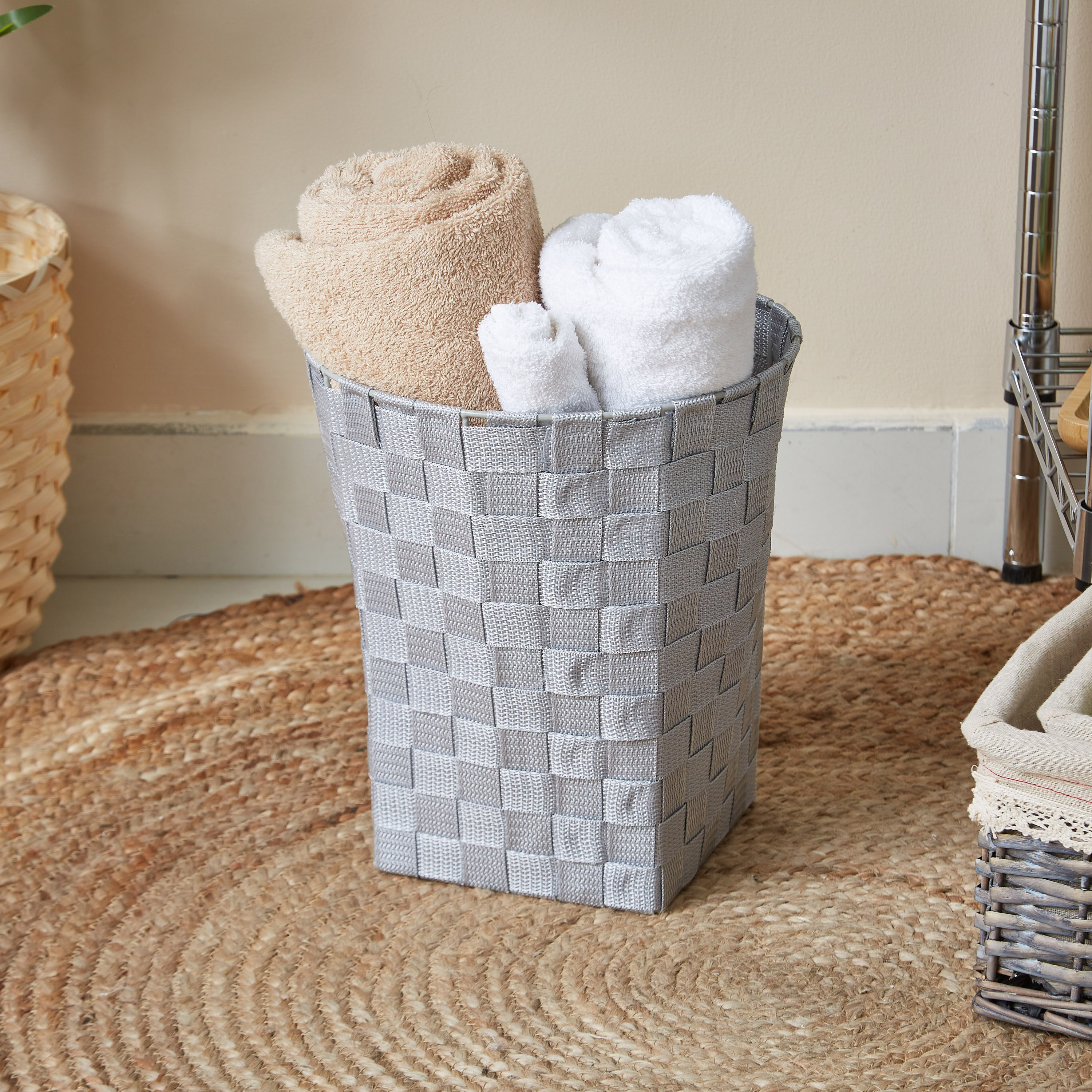 سلة غسيل بتصميم حزام - 25x30 سم-hbxbathroom-bathroomstorage-laundryhampers-image-1