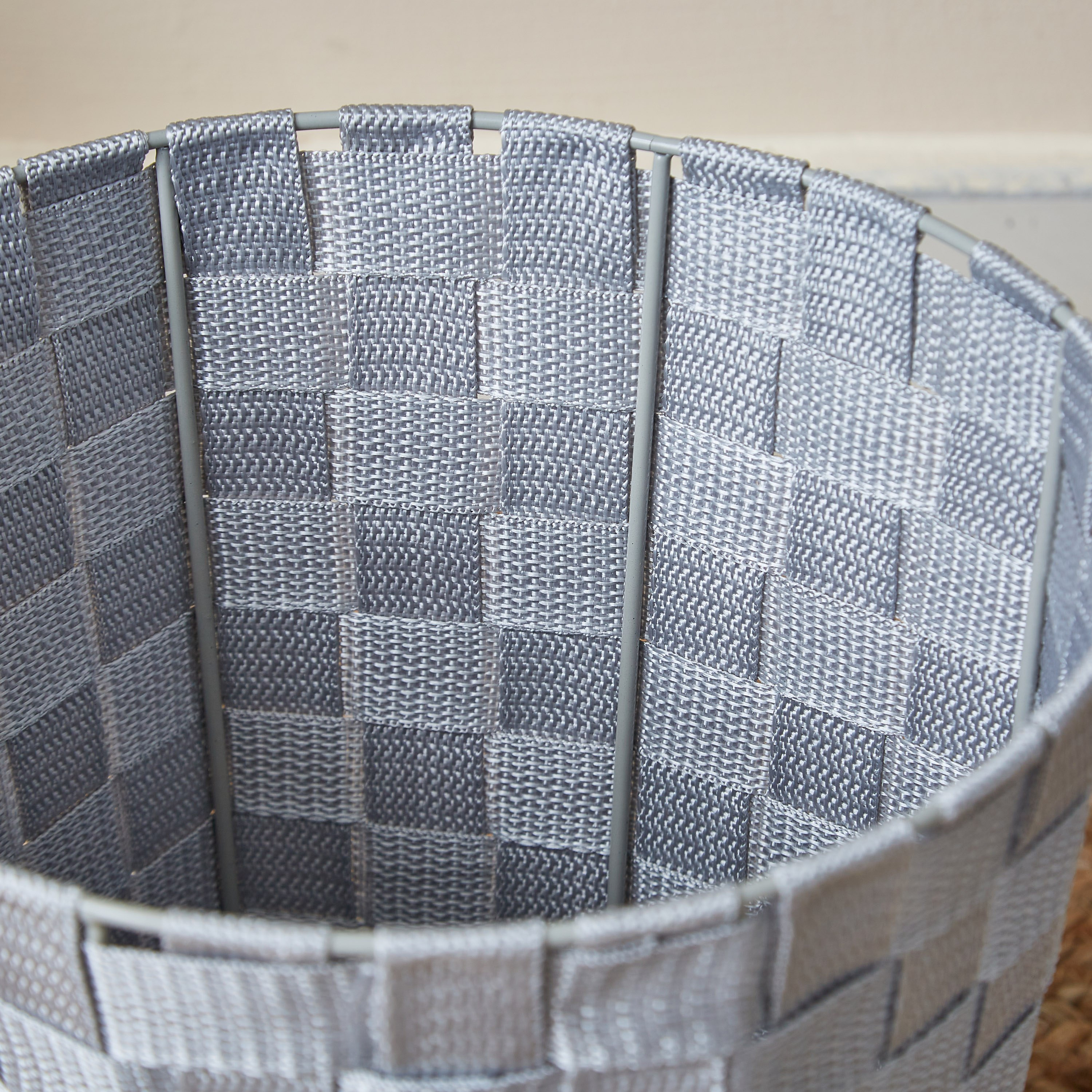 سلة غسيل بتصميم حزام - 25x30 سم-hbxbathroom-bathroomstorage-laundryhampers-image-3