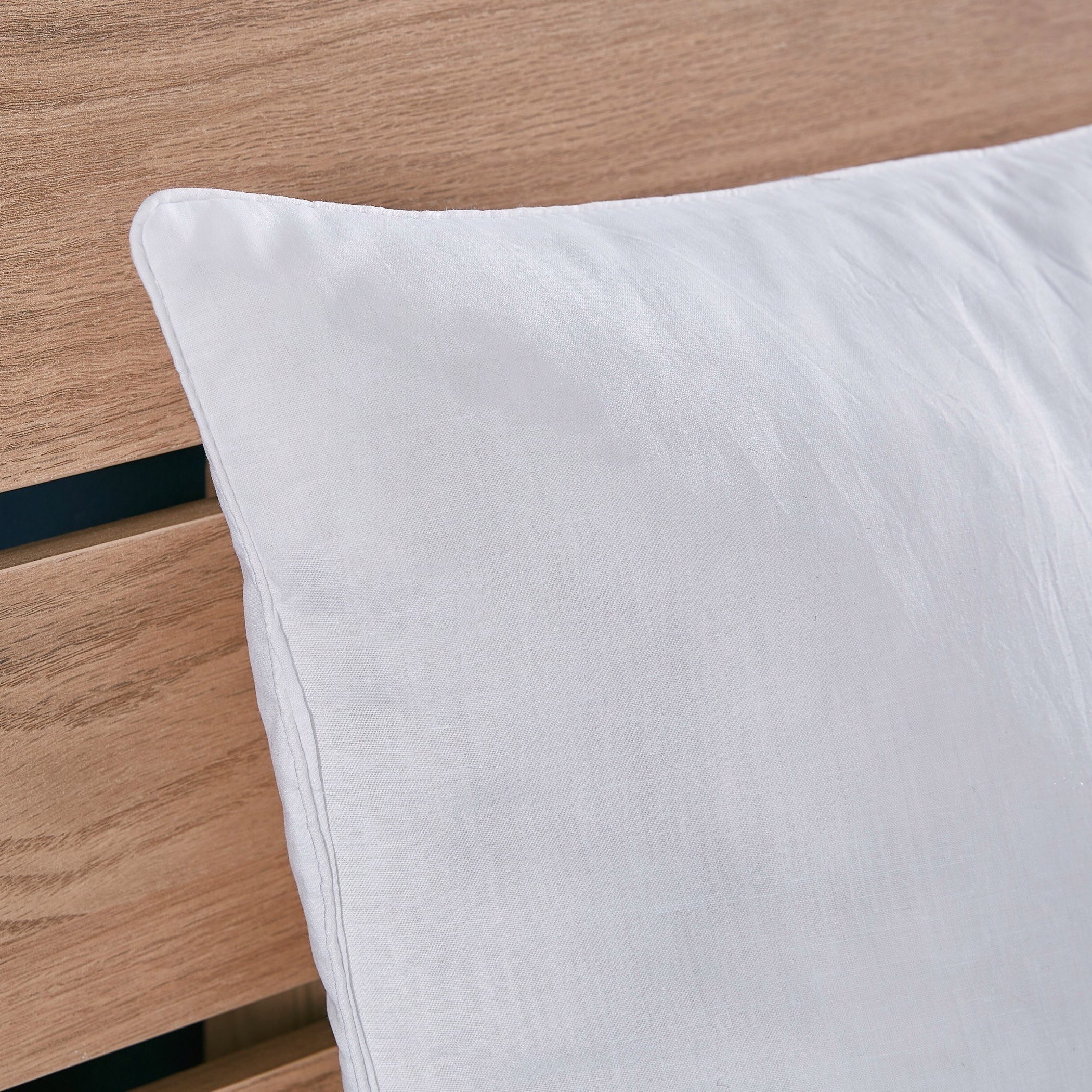 وسادة دعم متوسطة من كوزي - 50x75 سم-hbxdecorandfurnishings-bedding-duvetsandpillows-image-2