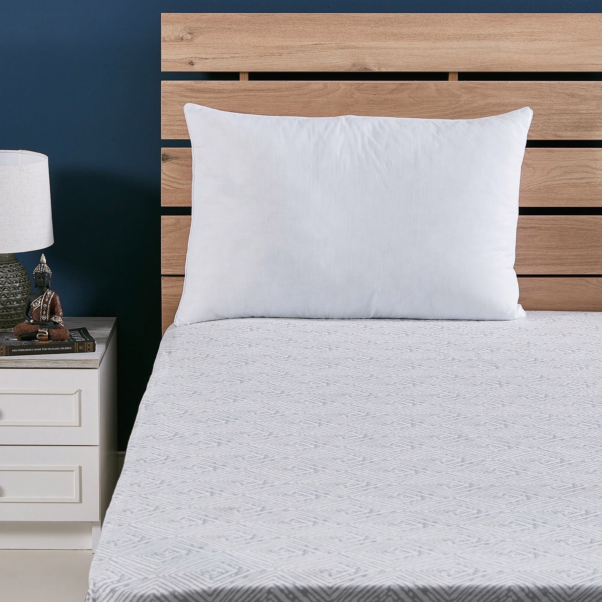 وسادة دعم متوسطة من كوزي - 50x75 سم-hbxdecorandfurnishings-bedding-duvetsandpillows-image-3