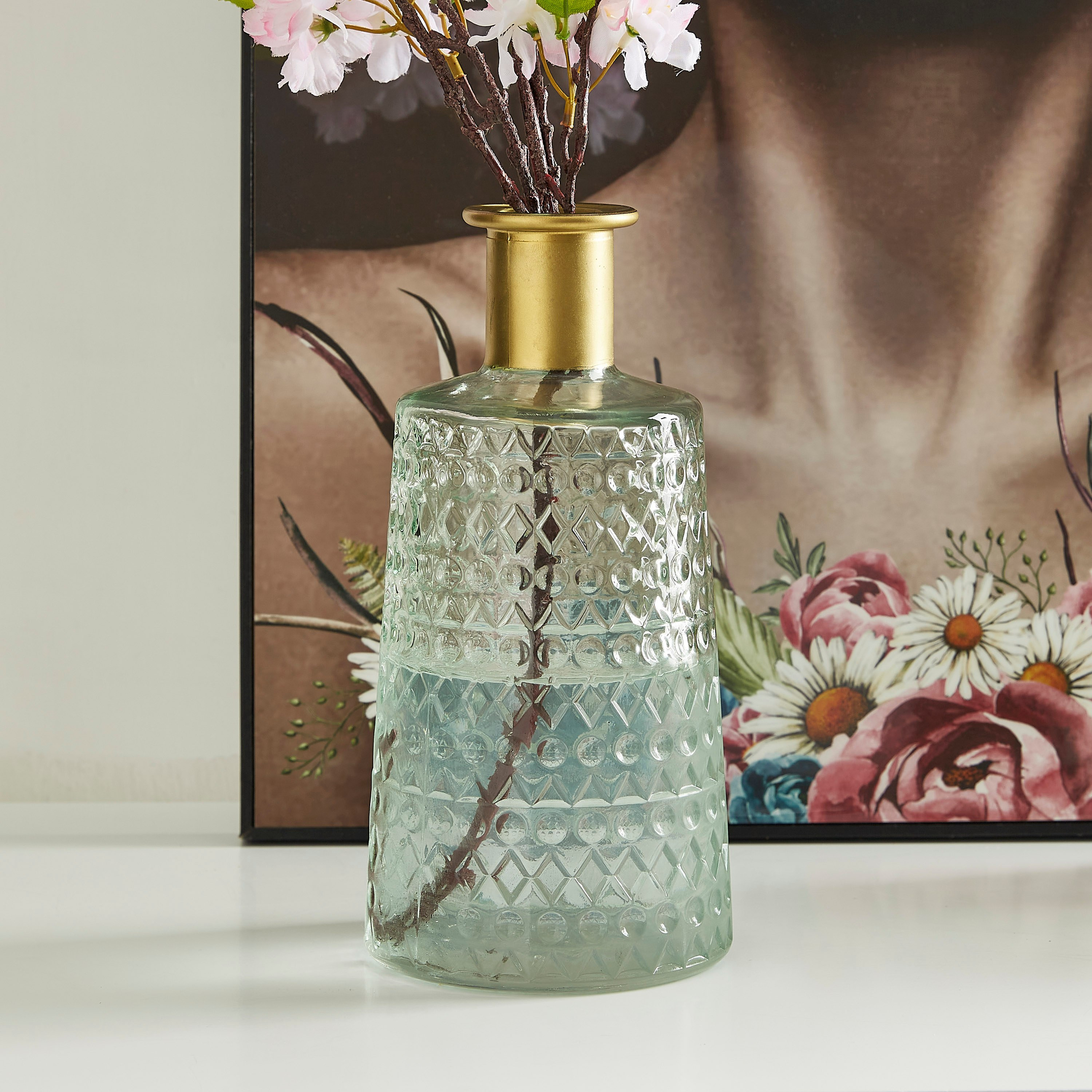مزهرية زجاجية بتصميم عنق قارورة من أفا-hbxbedroom-decorandaccessories-vases-image-1