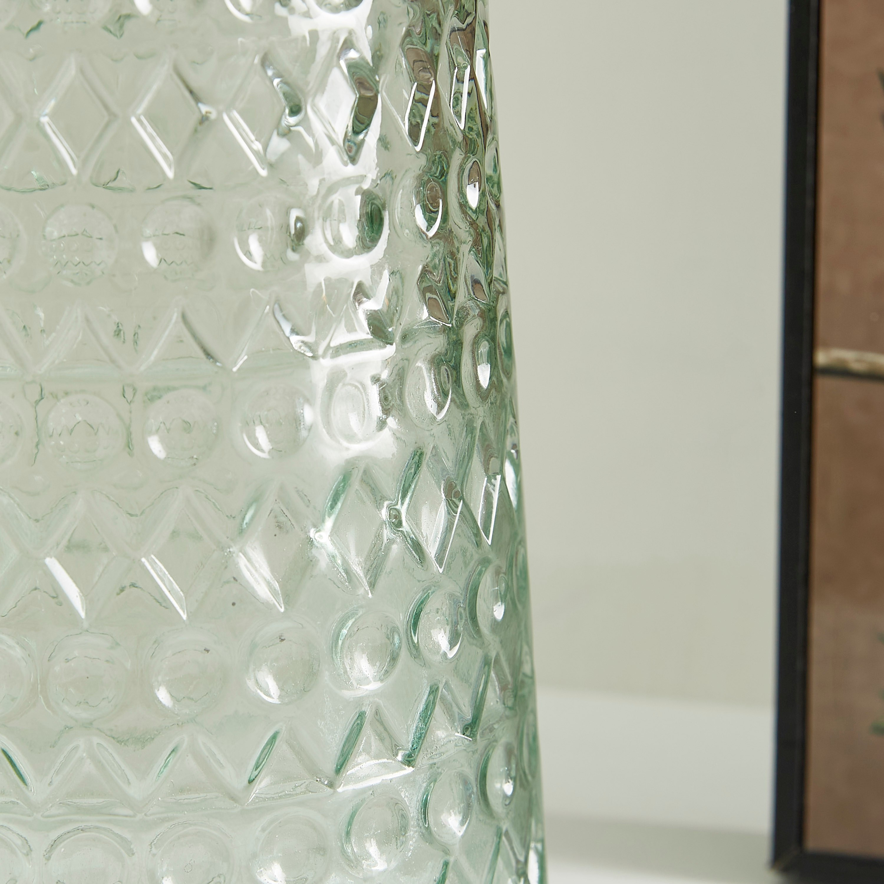 مزهرية زجاجية بتصميم عنق قارورة من أفا-hbxbedroom-decorandaccessories-vases-image-3